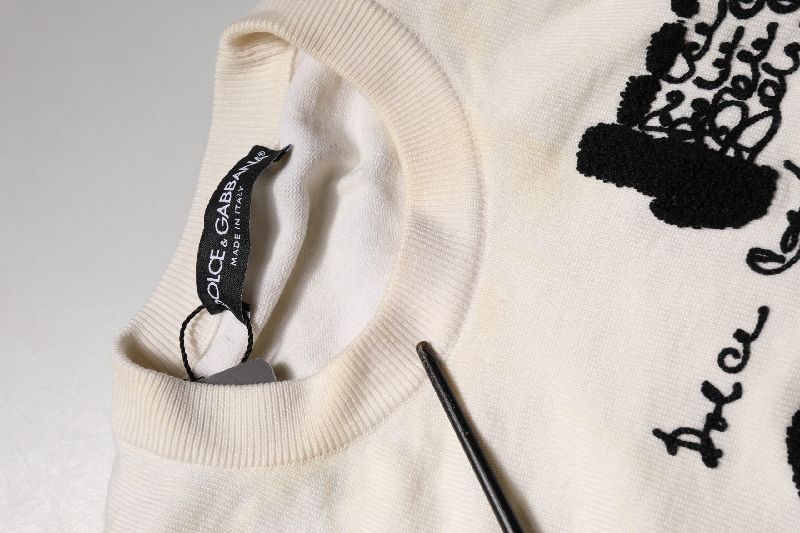 White Virgin Wool Graphic Logo Crewneck Sweater - ventzia