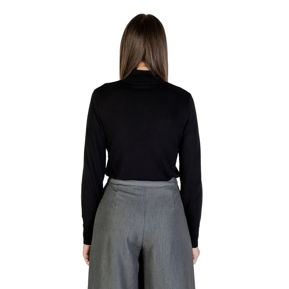 Black Viscose Turtleneck - ventzia