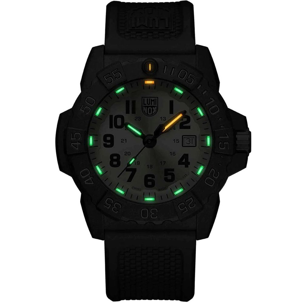 Black Rubber Sport Watch - ventzia