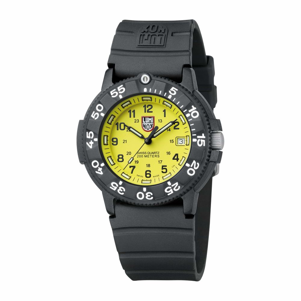 Black Rubber Sport Watch - ventzia