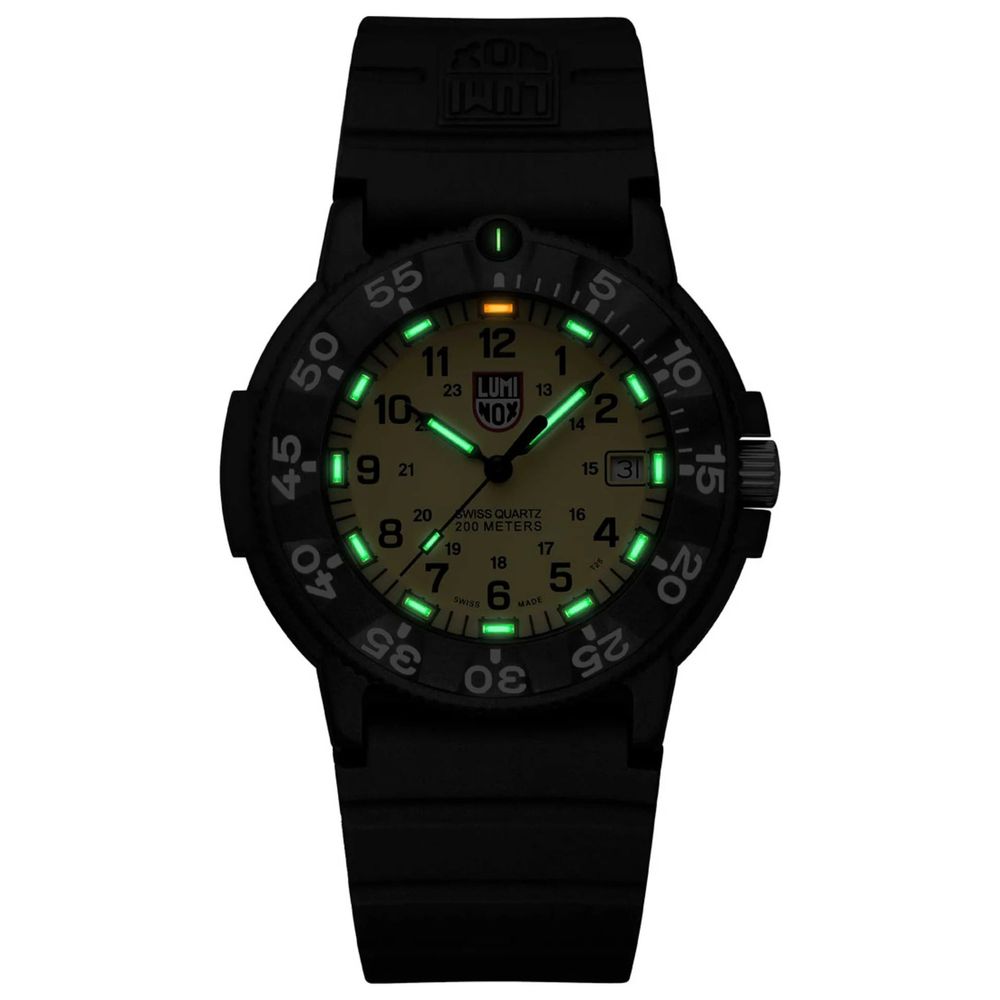 Black Rubber Sport Watch - ventzia
