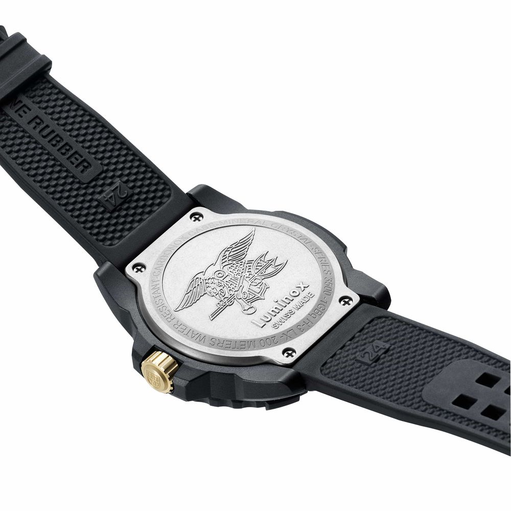 Black Rubber Sport Watch - ventzia