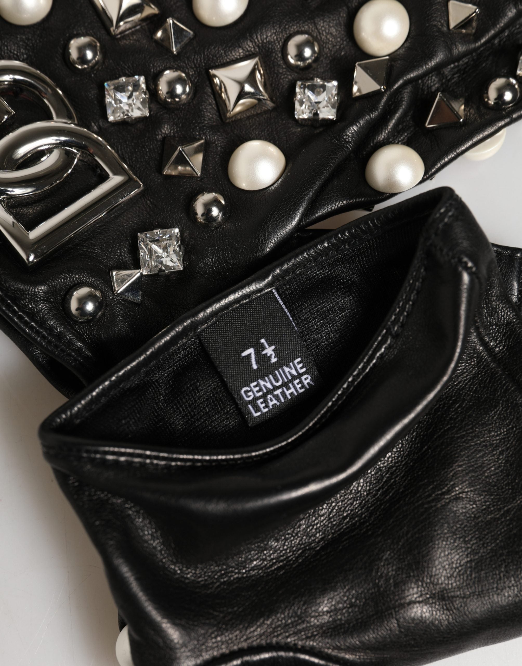 Black Pearl Embellished Wrist Length Gloves - ventzia