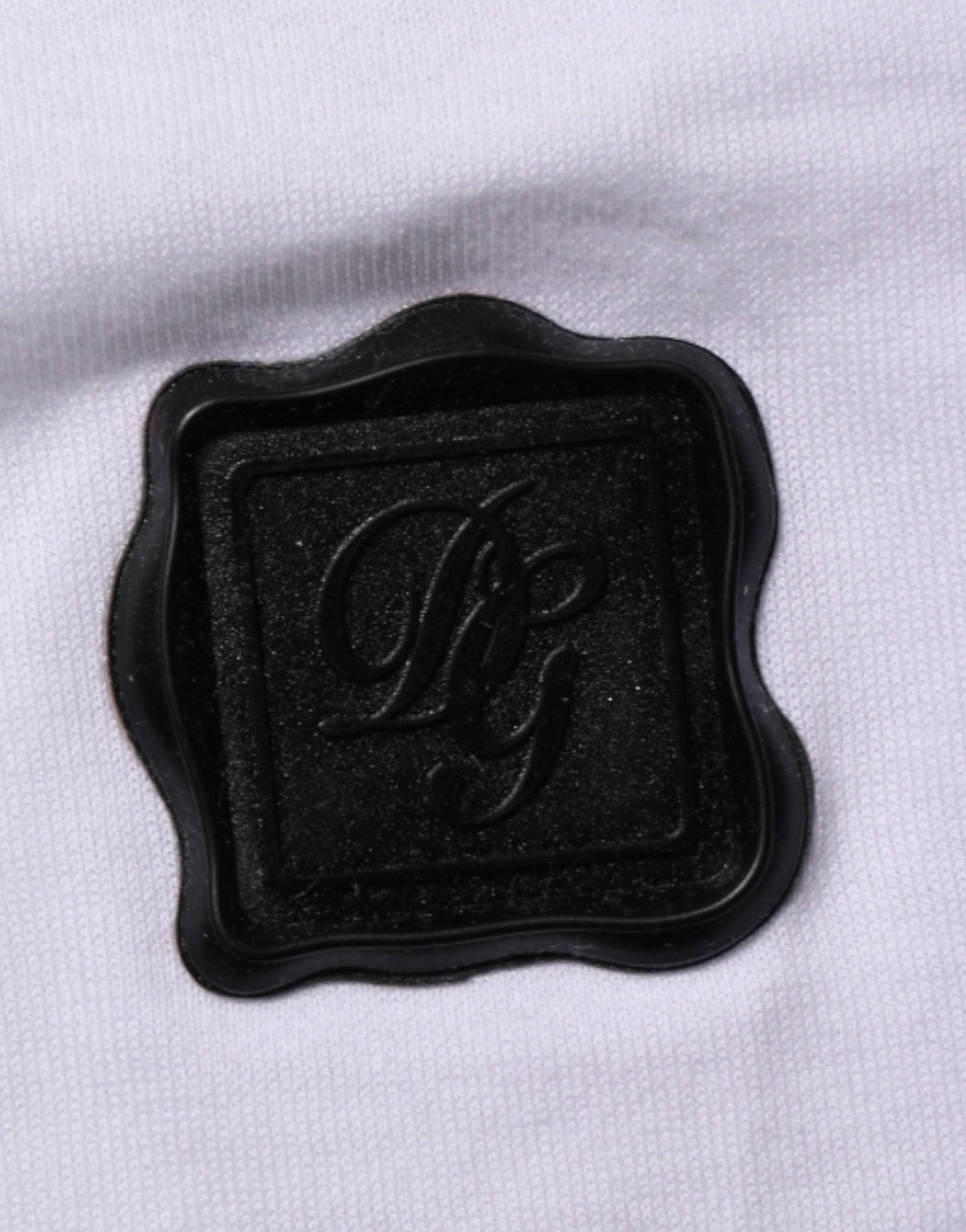 White Logo Patch Cotton Crew Neck T-shirt - ventzia