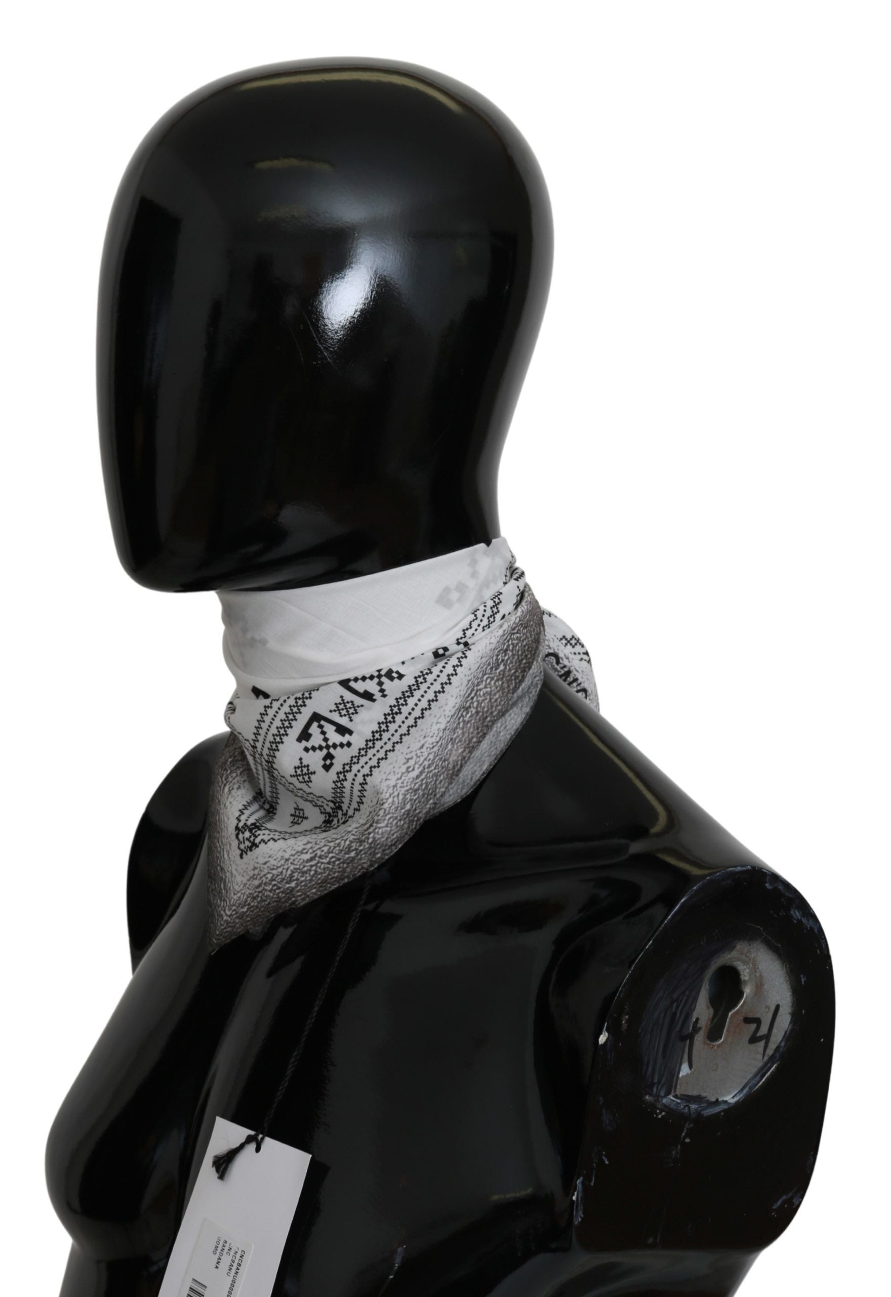 Chic White Cotton Men's Scarf - ventzia