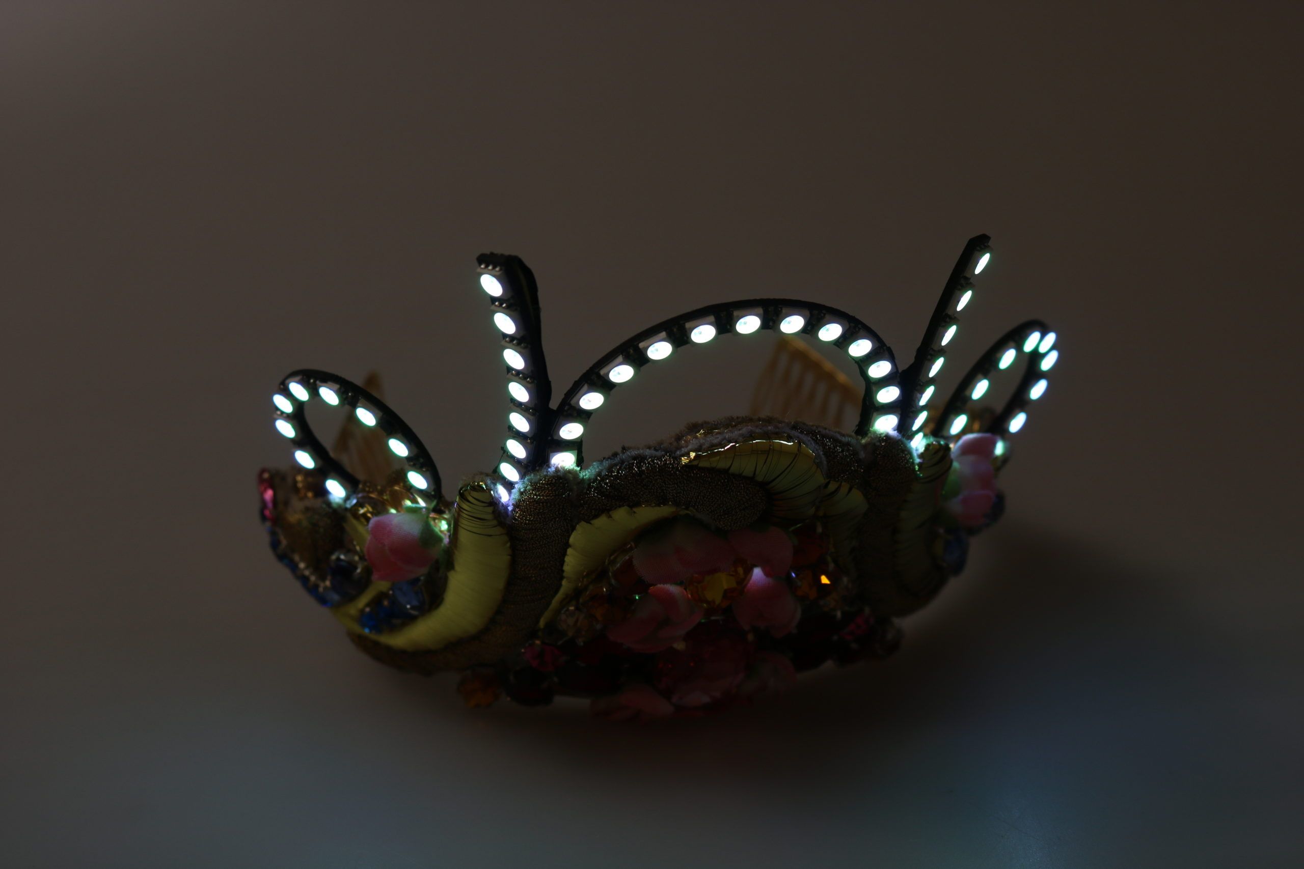 Stunning Crystal Diadem Tiara - Gold Multicolor - ventzia