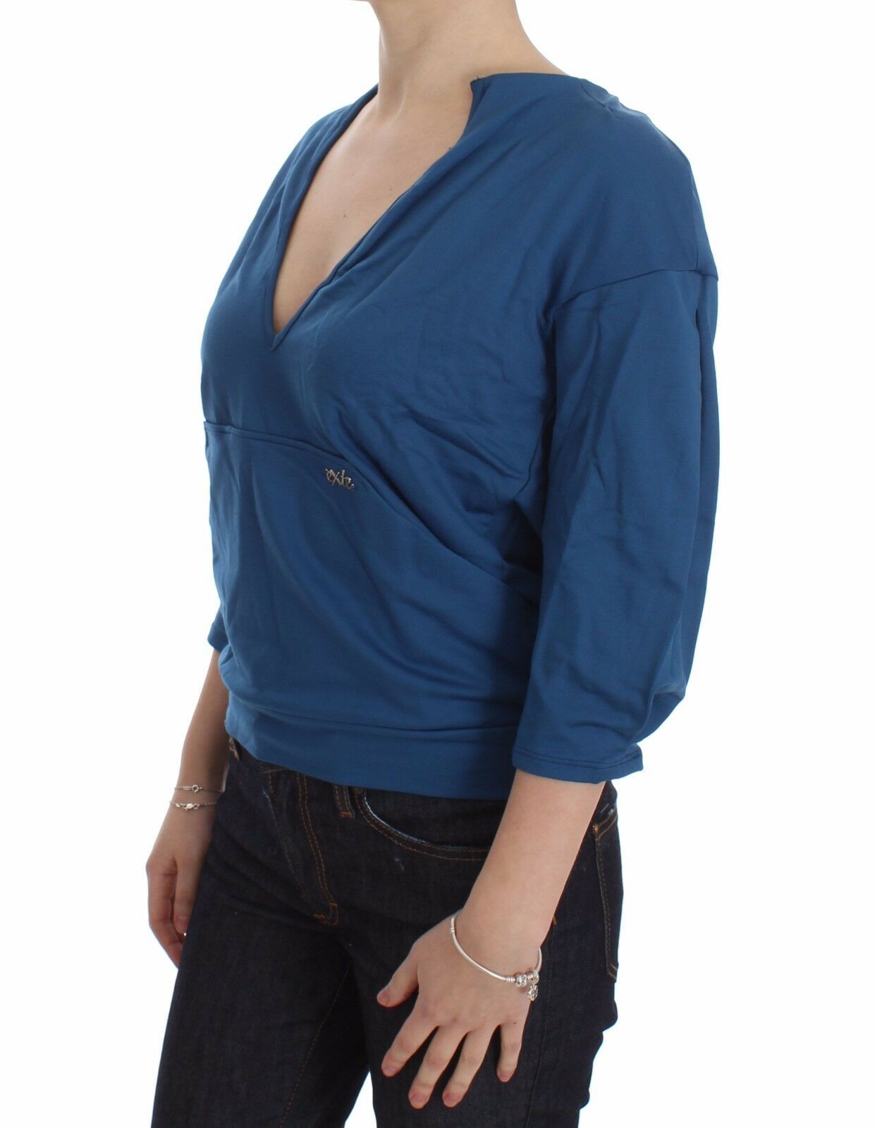 Elegant Deep V-Neck Sweater in Blue - ventzia