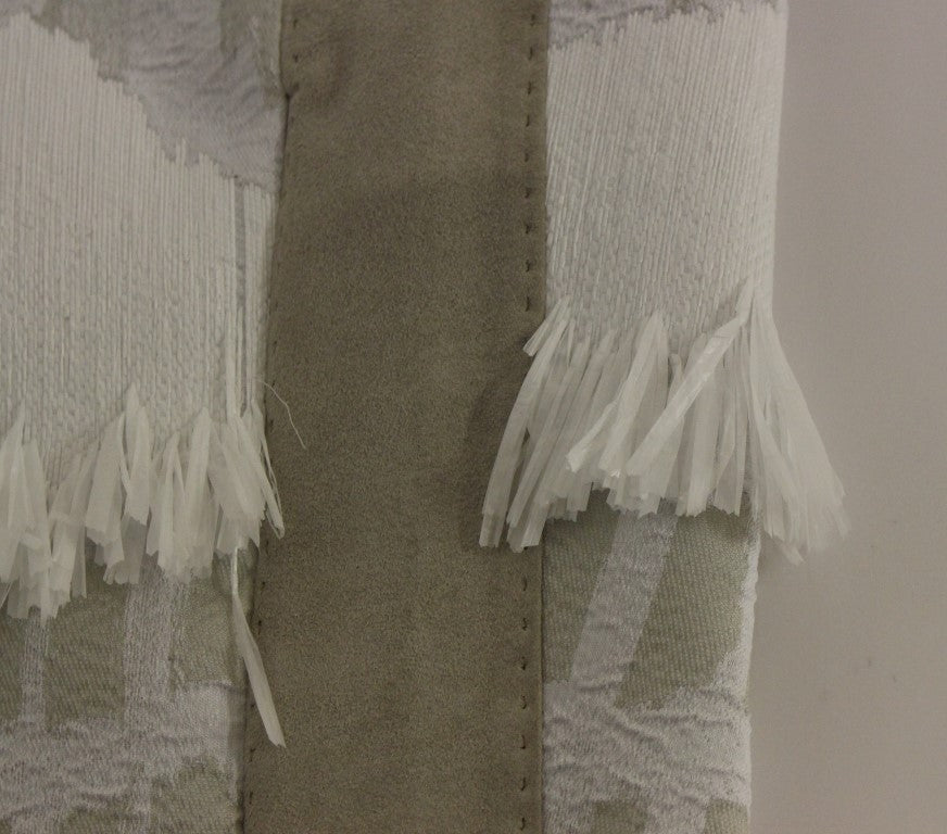 Elegant Pencil Skirt in White and Gray Tones - ventzia