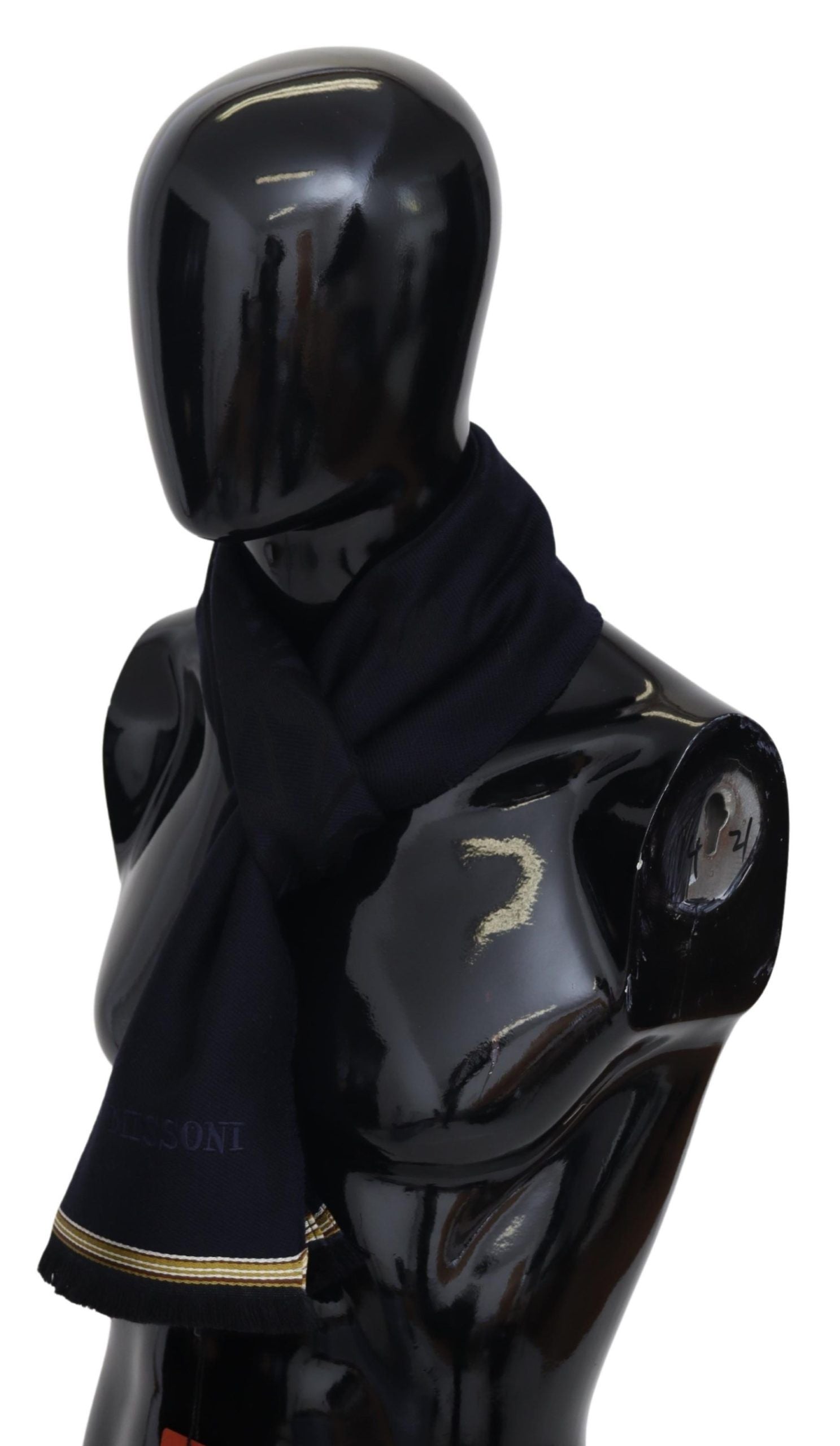 Elegant Unisex Wool Scarf with Embroidered Logo - ventzia