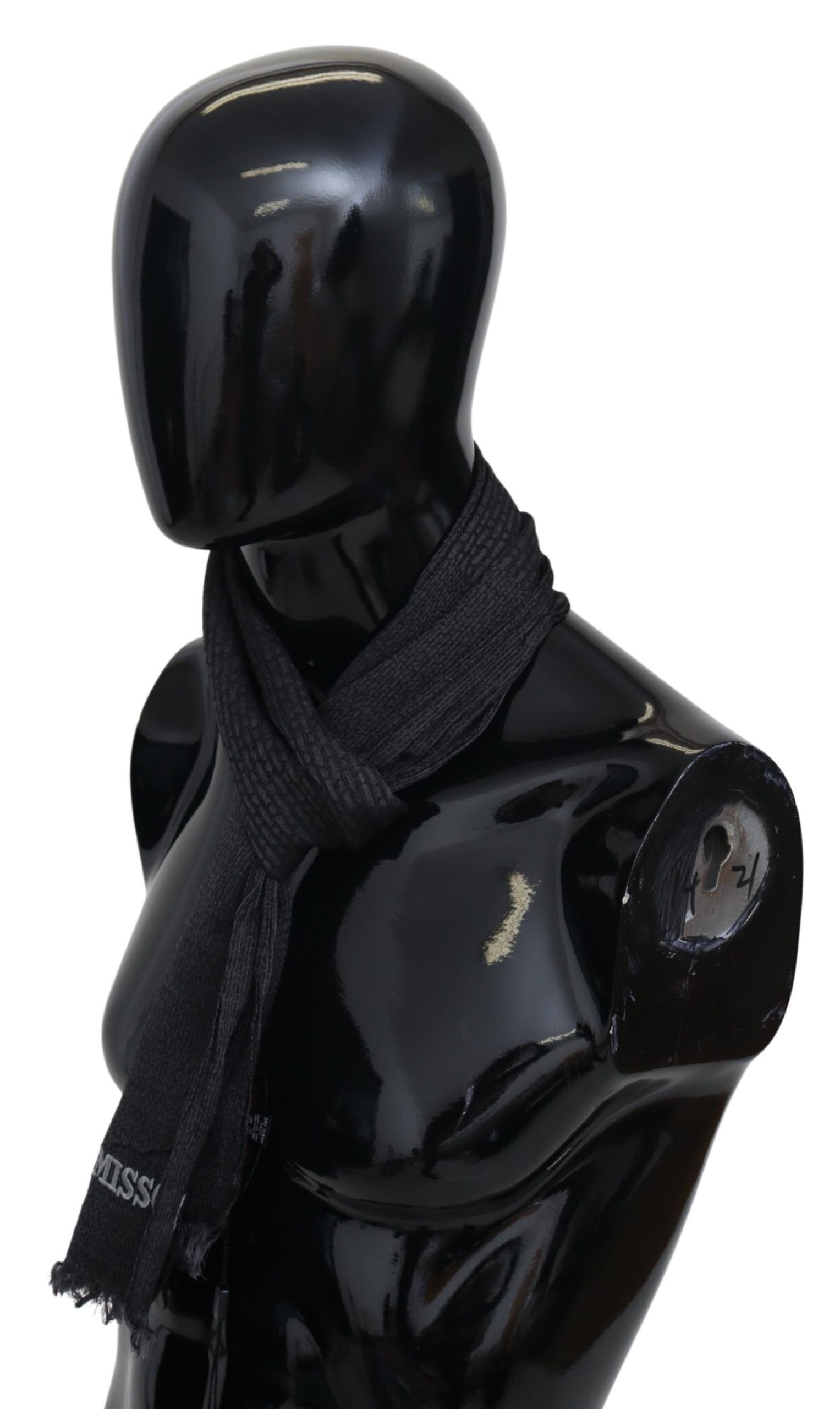 Elegant Black Wool Fringed Scarf - ventzia