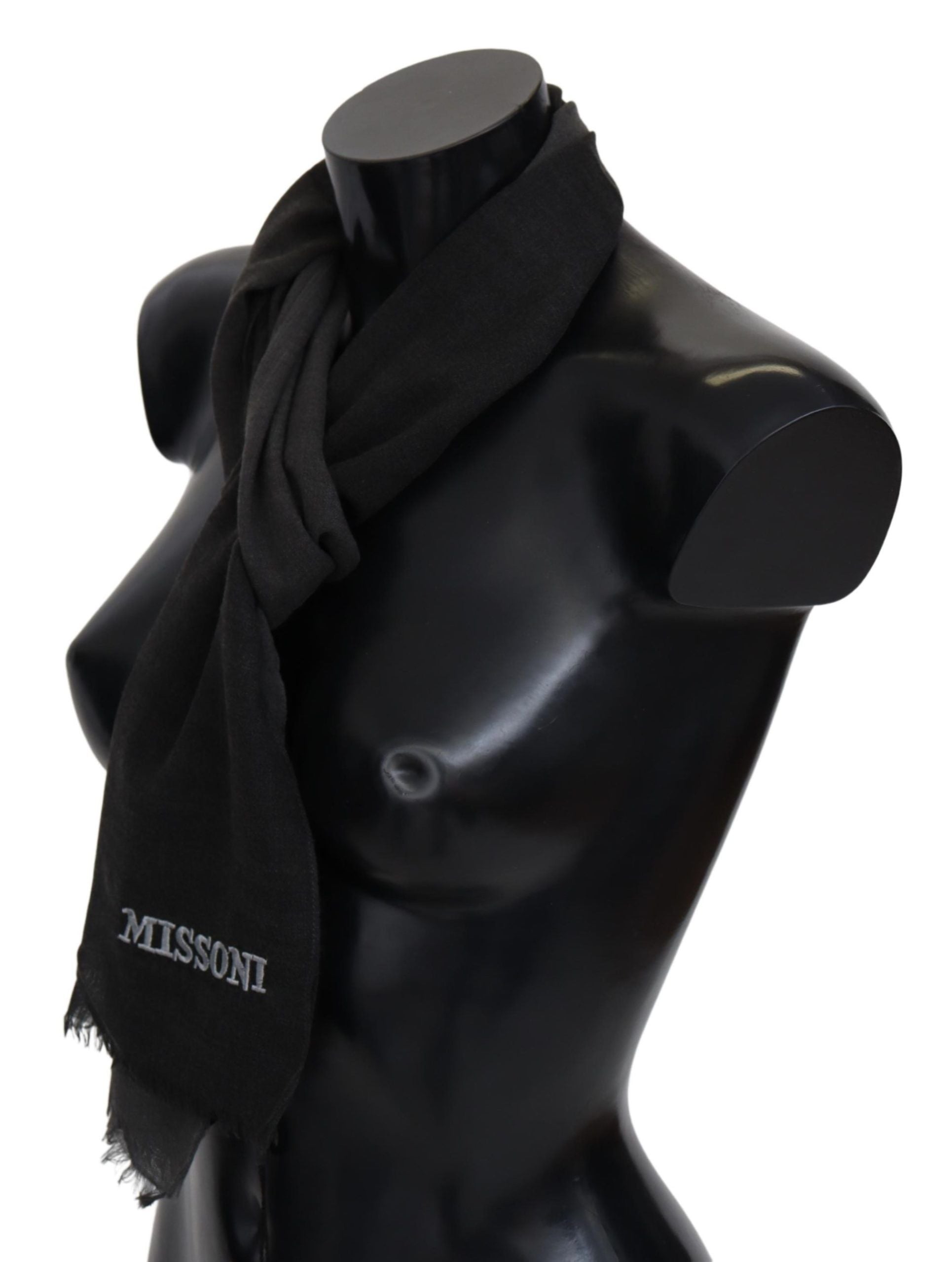 Elegant Black Wool Scarf with Fringes - ventzia