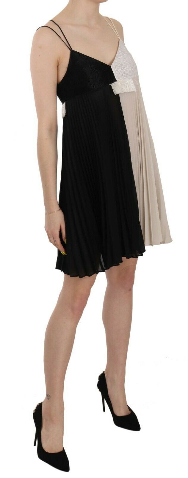 Chic Plunging A-Line Princess Mini Dress - ventzia