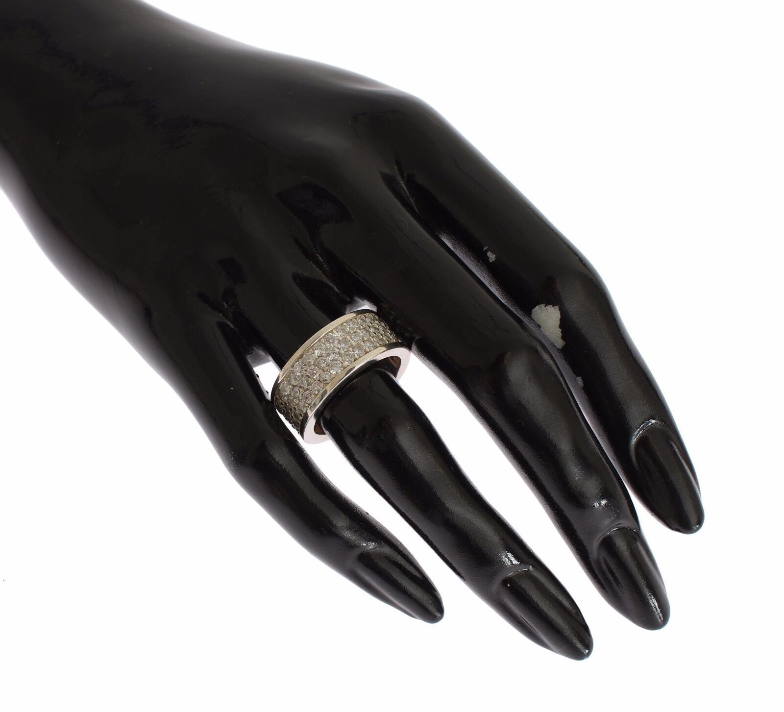 Glamorous Silver CZ Crystal Embellished Ring - ventzia