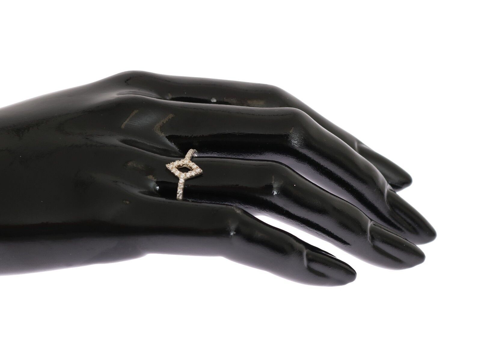 Elegant Silver CZ Crystal Studded Ring - ventzia