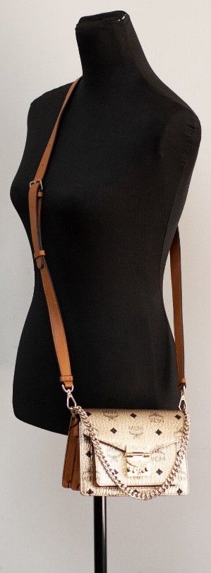 Signature Berlin Gold Diamond Logo Leather Mini Flap Lock Crossbody Handbag - ventzia