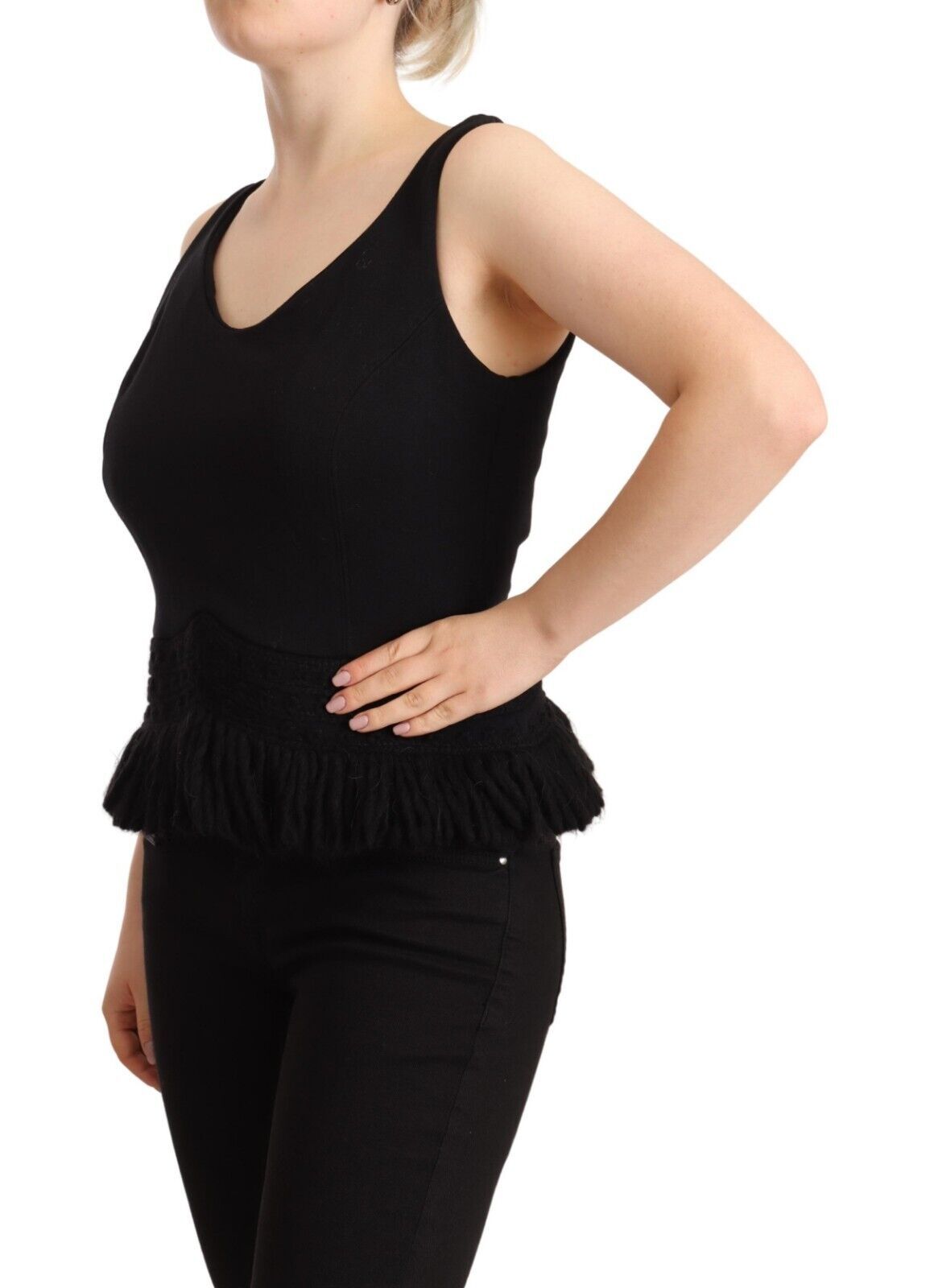Chic Sleeveless Designer Tank Top in Black - ventzia