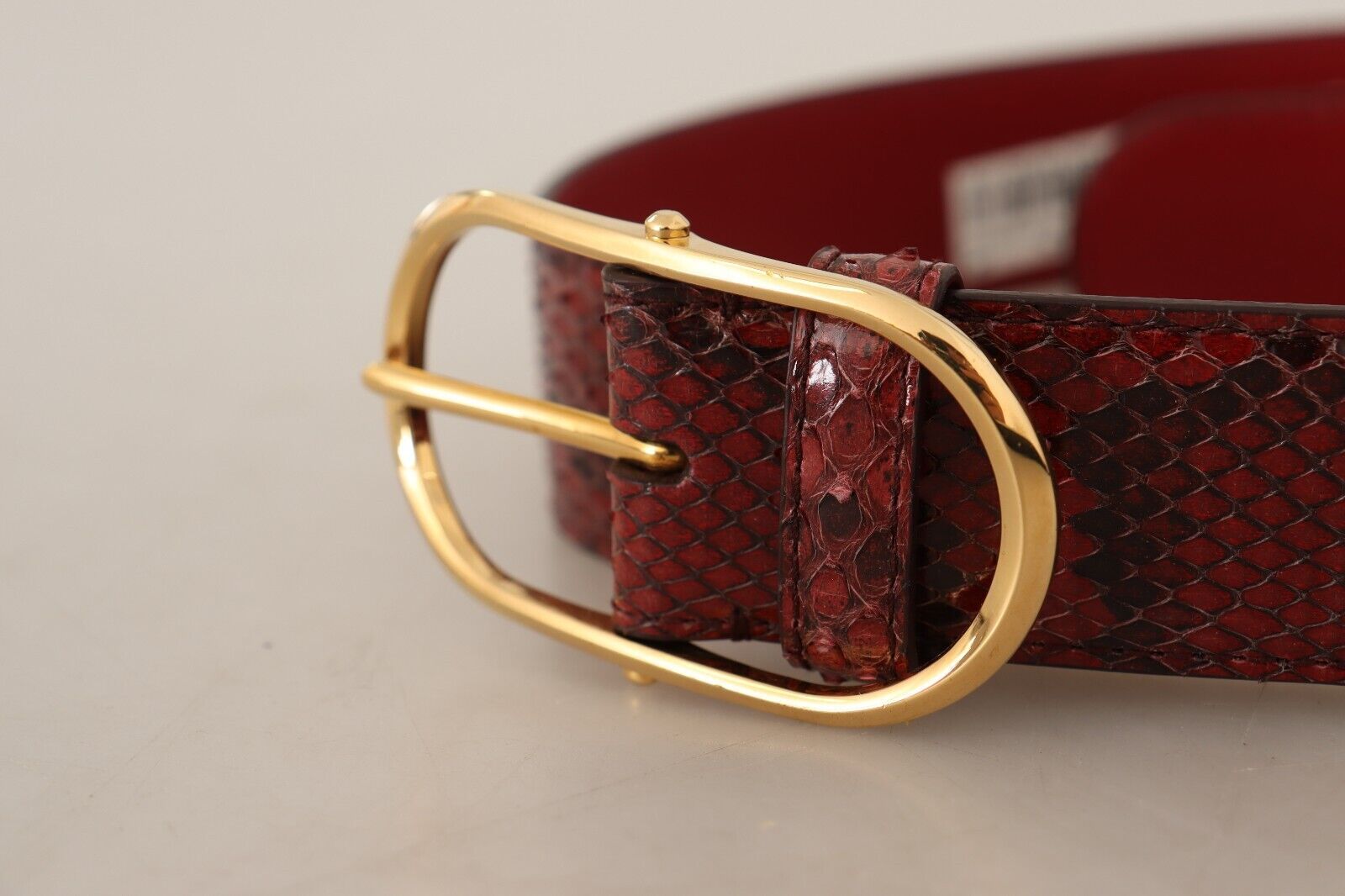 Elegant Red Snakeskin Leather Belt - ventzia