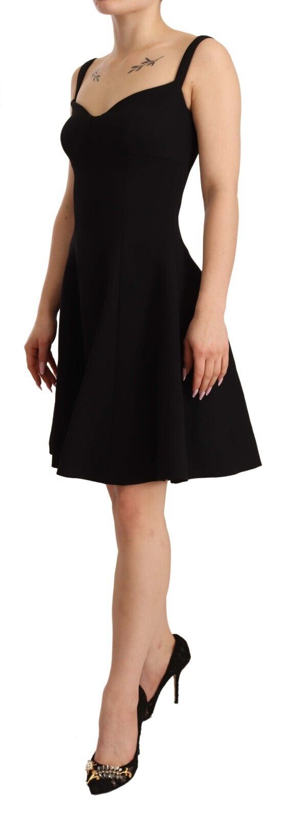 Elegant A-Line Sheath Dress in Black - ventzia
