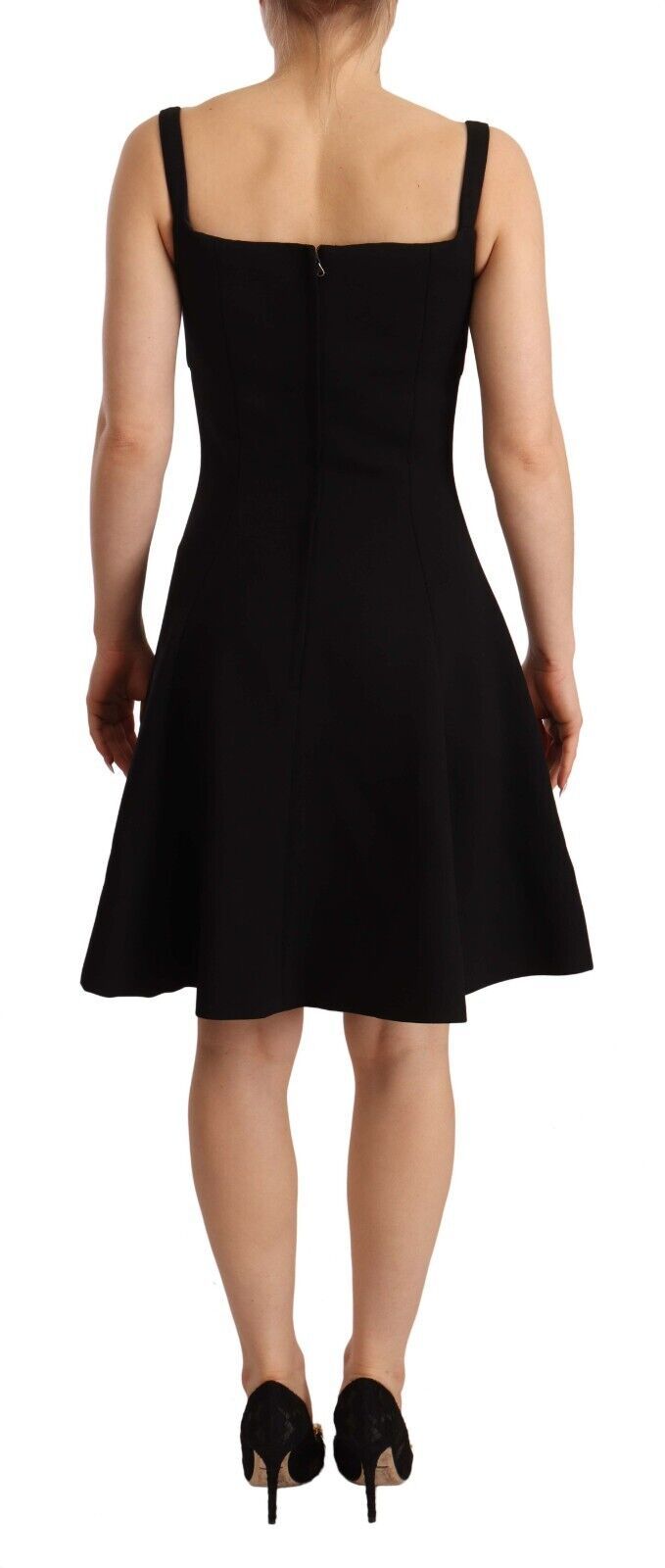 Elegant A-Line Sheath Dress in Black - ventzia