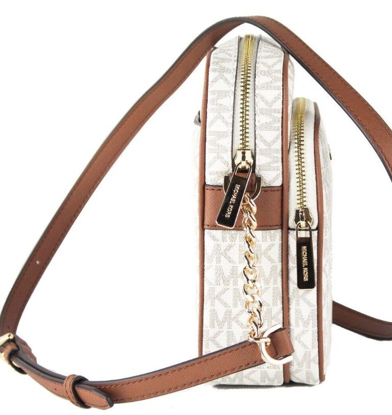 Jet Set Medium Vanilla PVC North South Chain Crossbody Handbag - ventzia