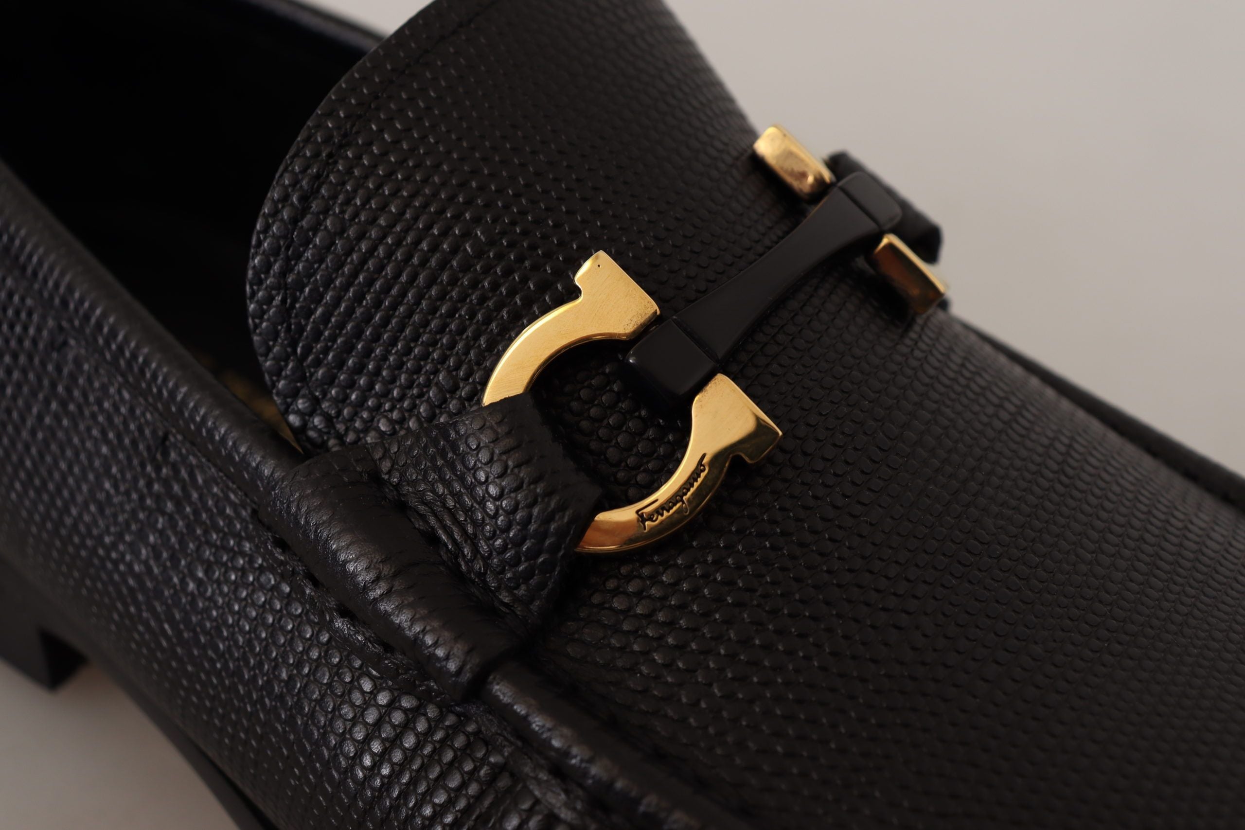 Elegant Black Calf Leather Loafers - ventzia
