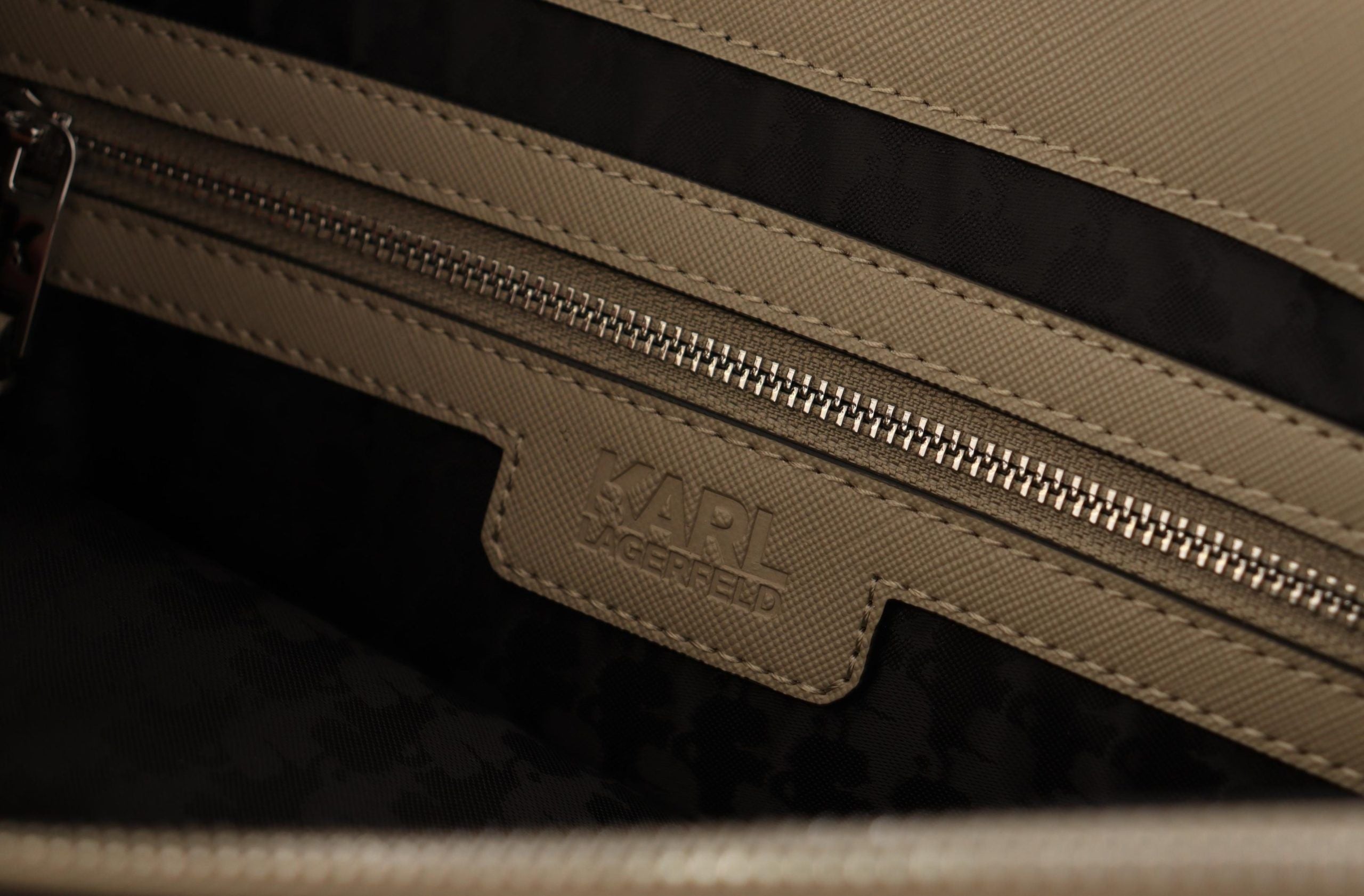 Elegant Sage Green Tote Shoulder Bag - ventzia