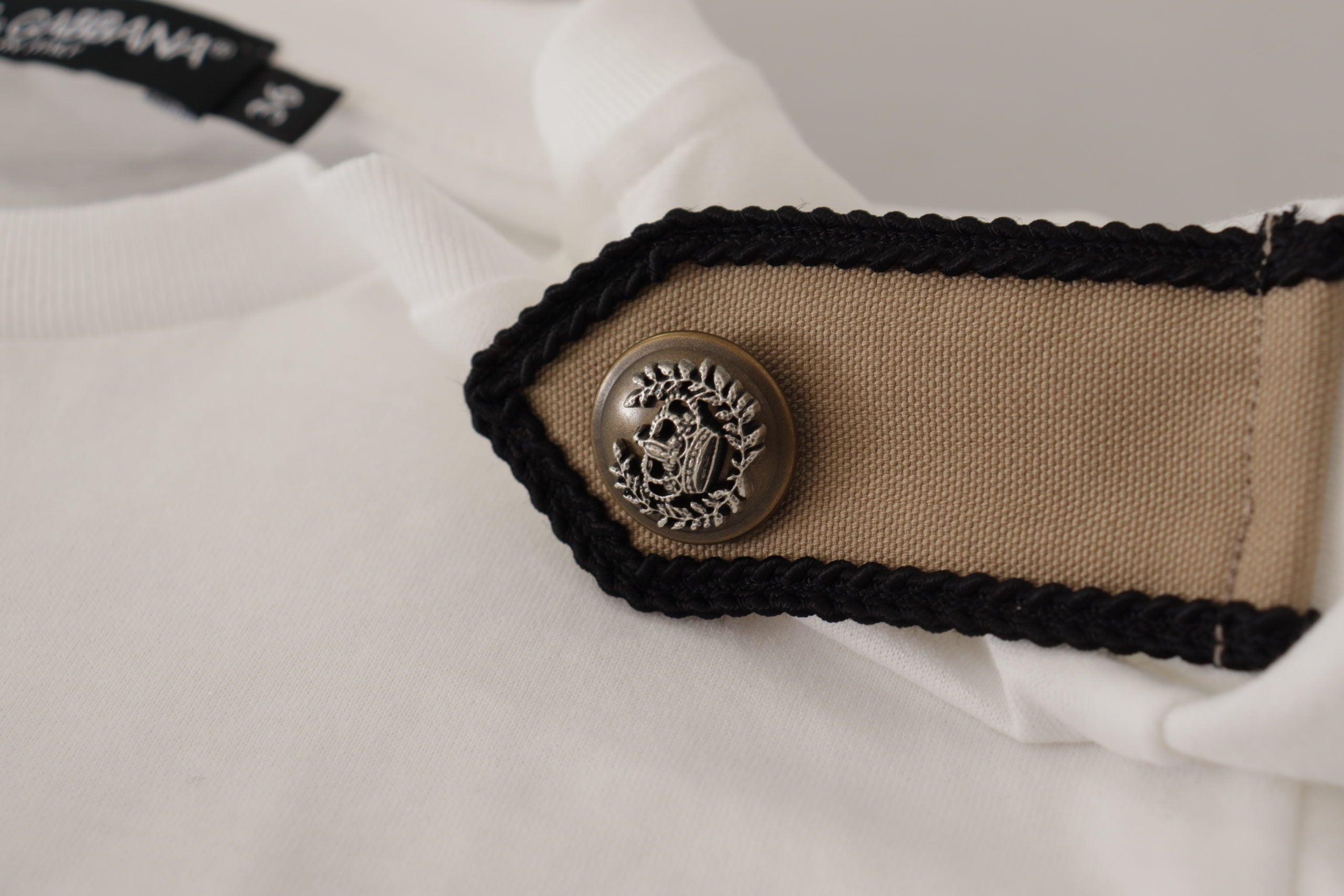 White Black Roses Crewneck Cotton T-shirt - ventzia