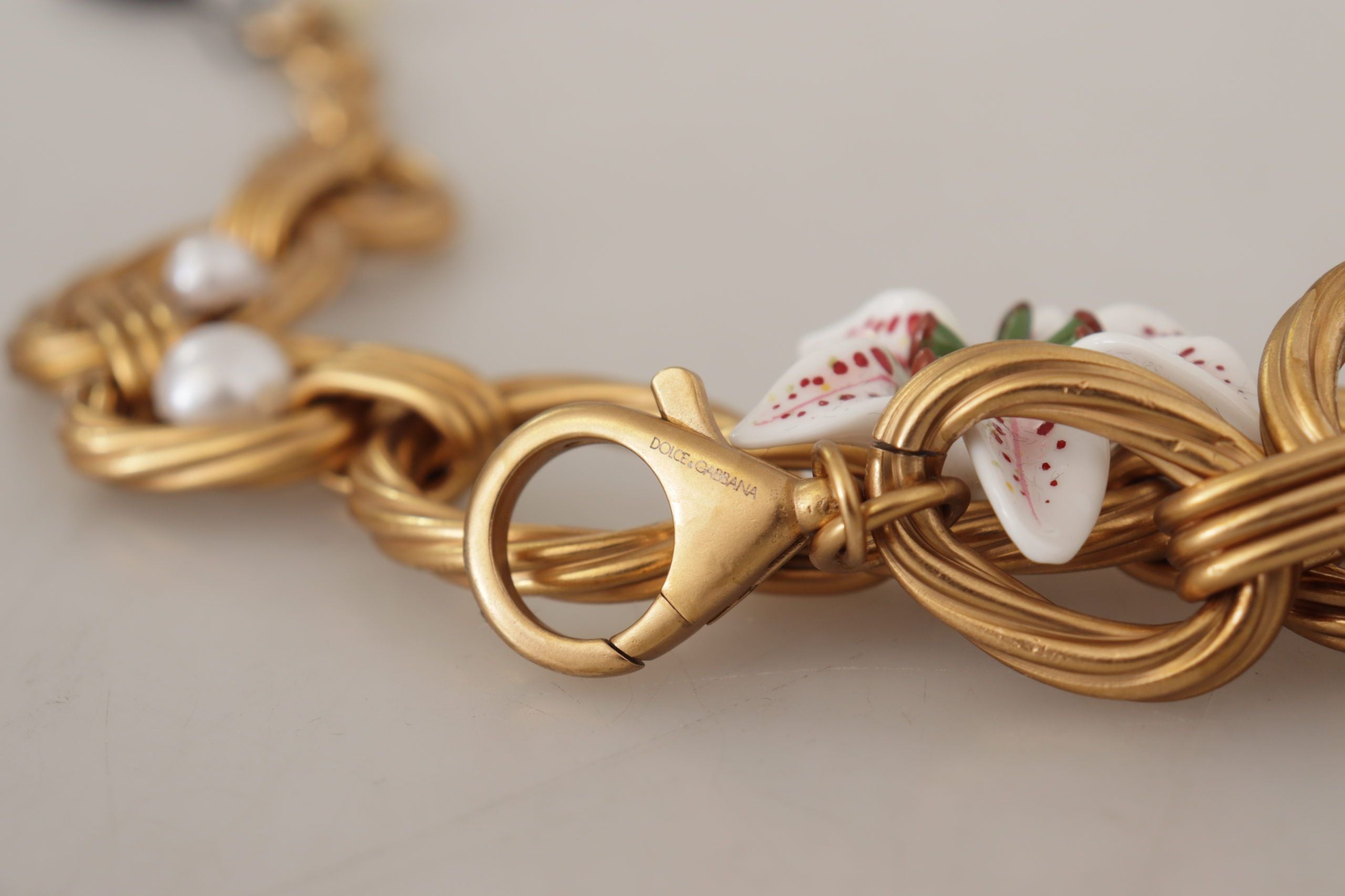 Gold White Lily Floral Chain Statement Necklace - ventzia