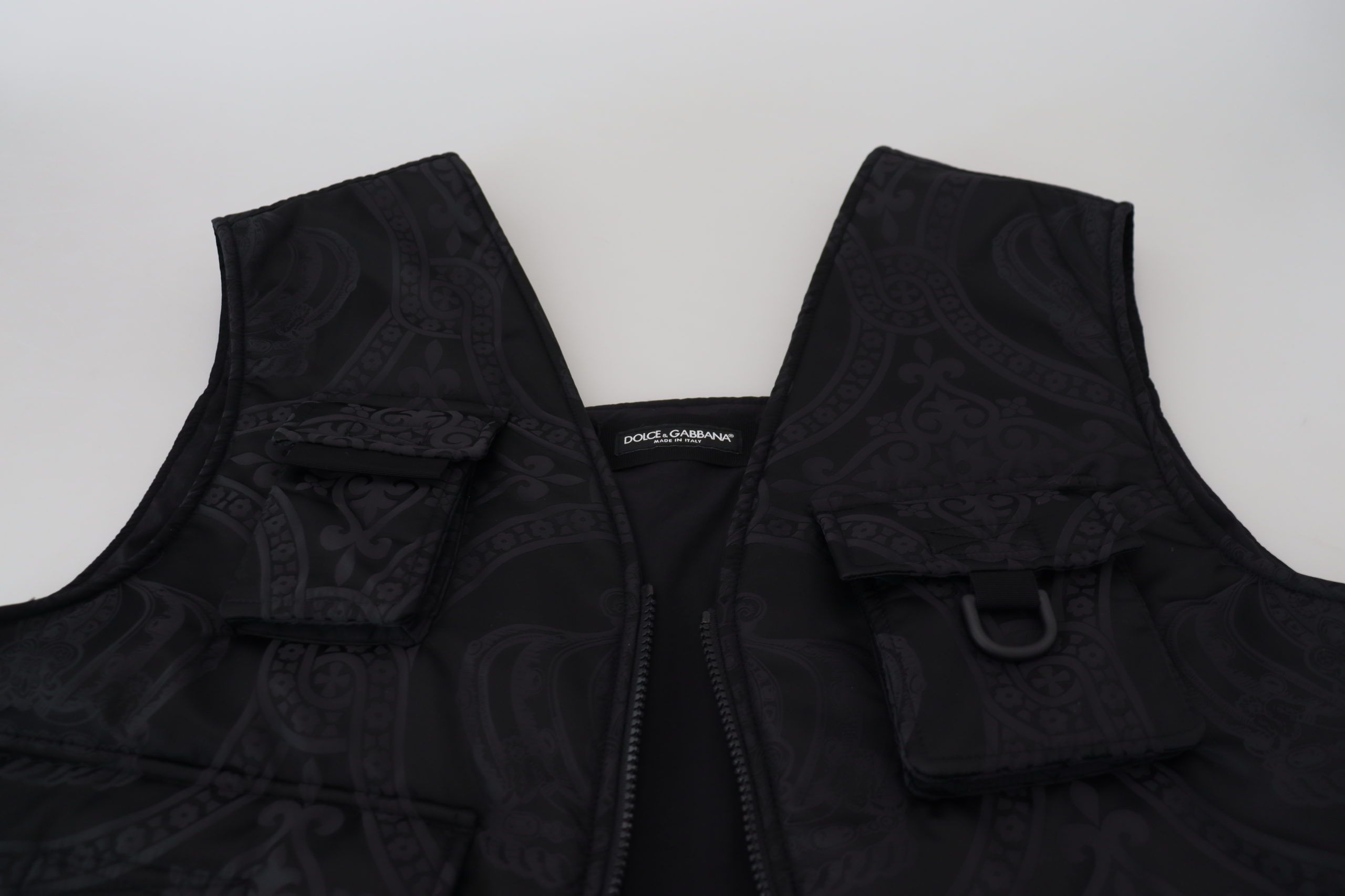 Black Nylon Full Zip Sleeveless Jacket - ventzia