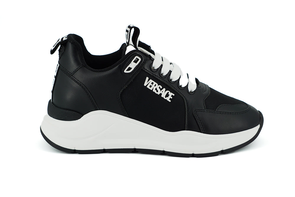 Elegant Monochrome Leather Sneakers - ventzia
