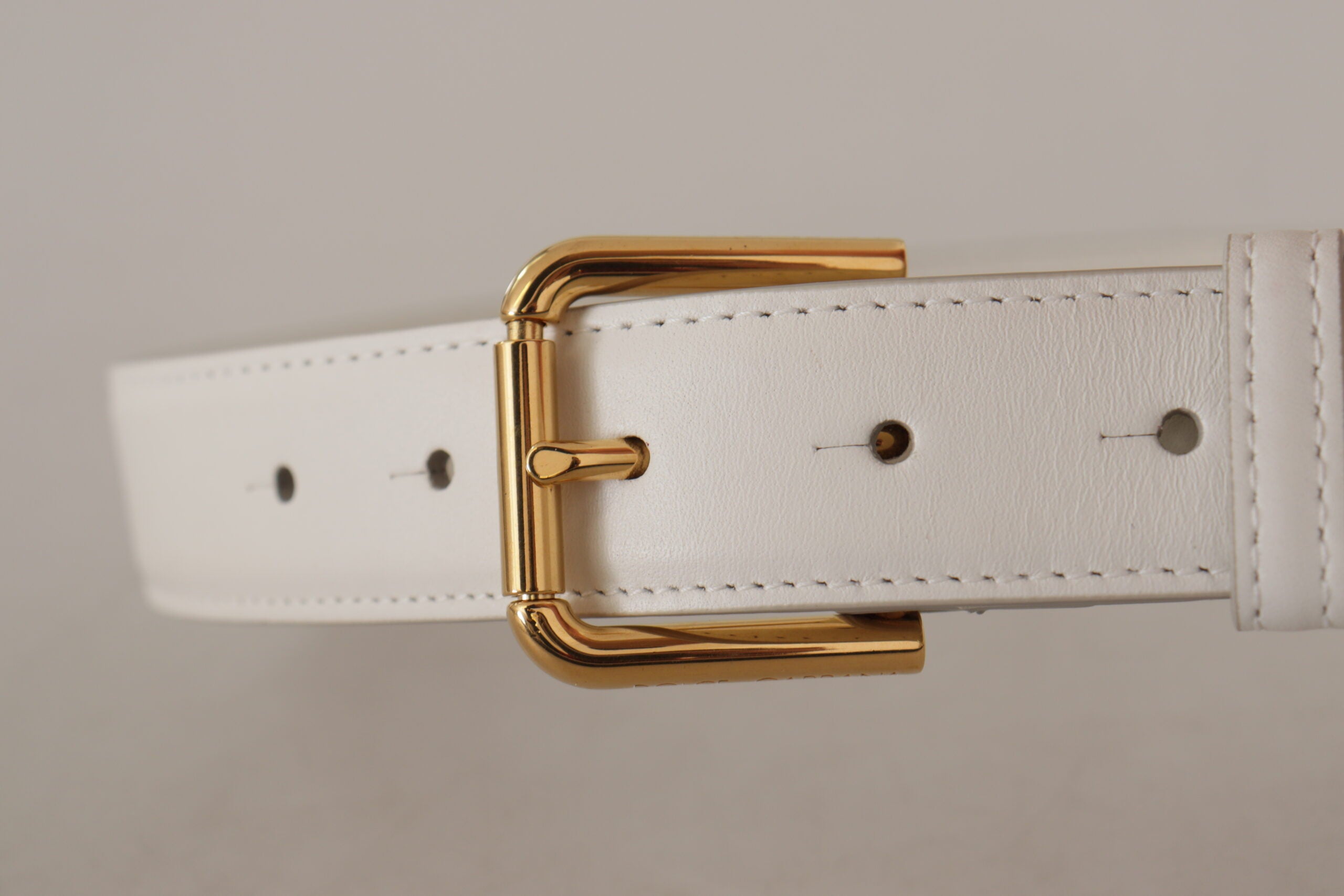 White Calf Leather Gold Tone Logo Metal Buckle Belt - ventzia