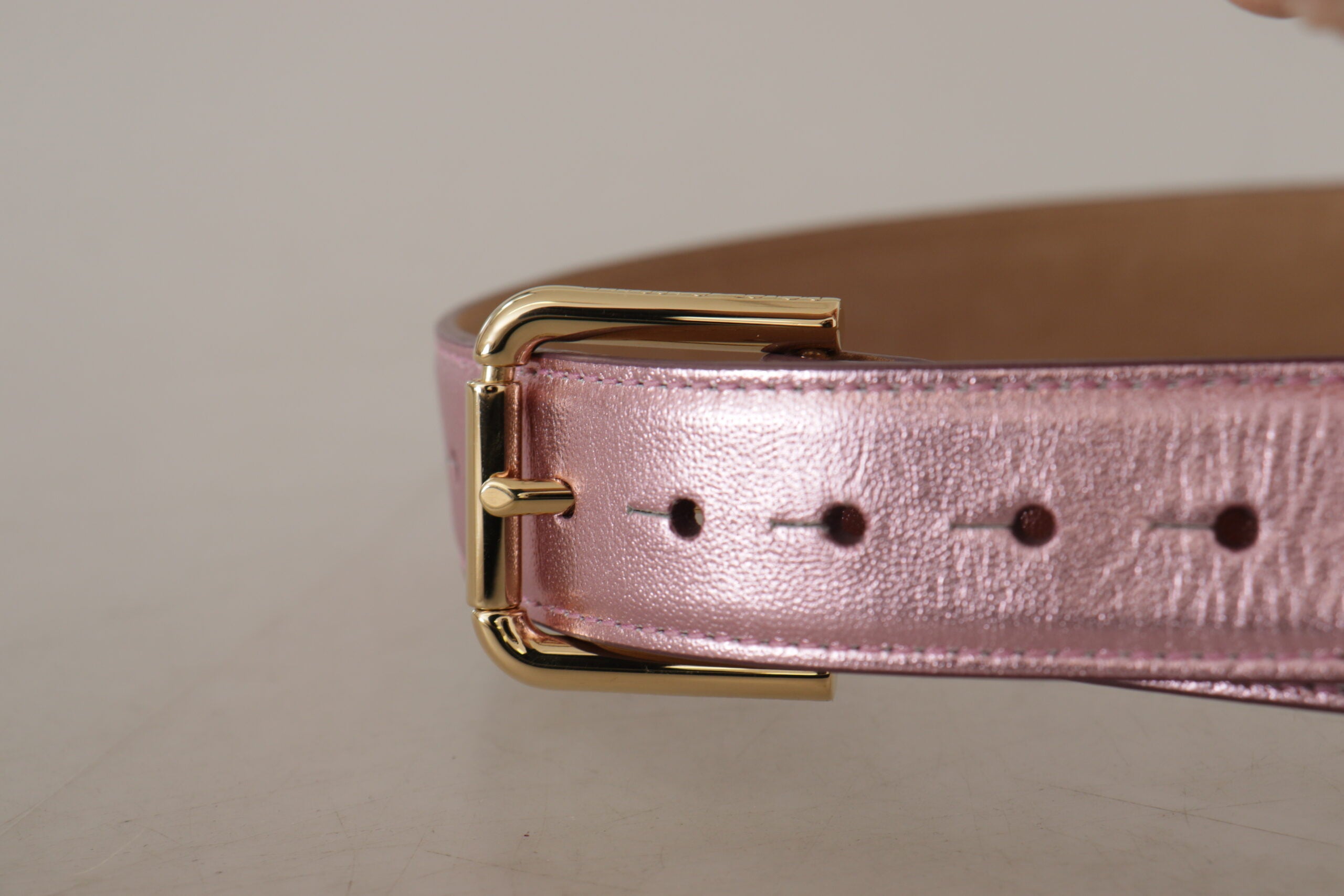 Metallic Pink Polished Leather Logo Metal Buckle Belt - ventzia
