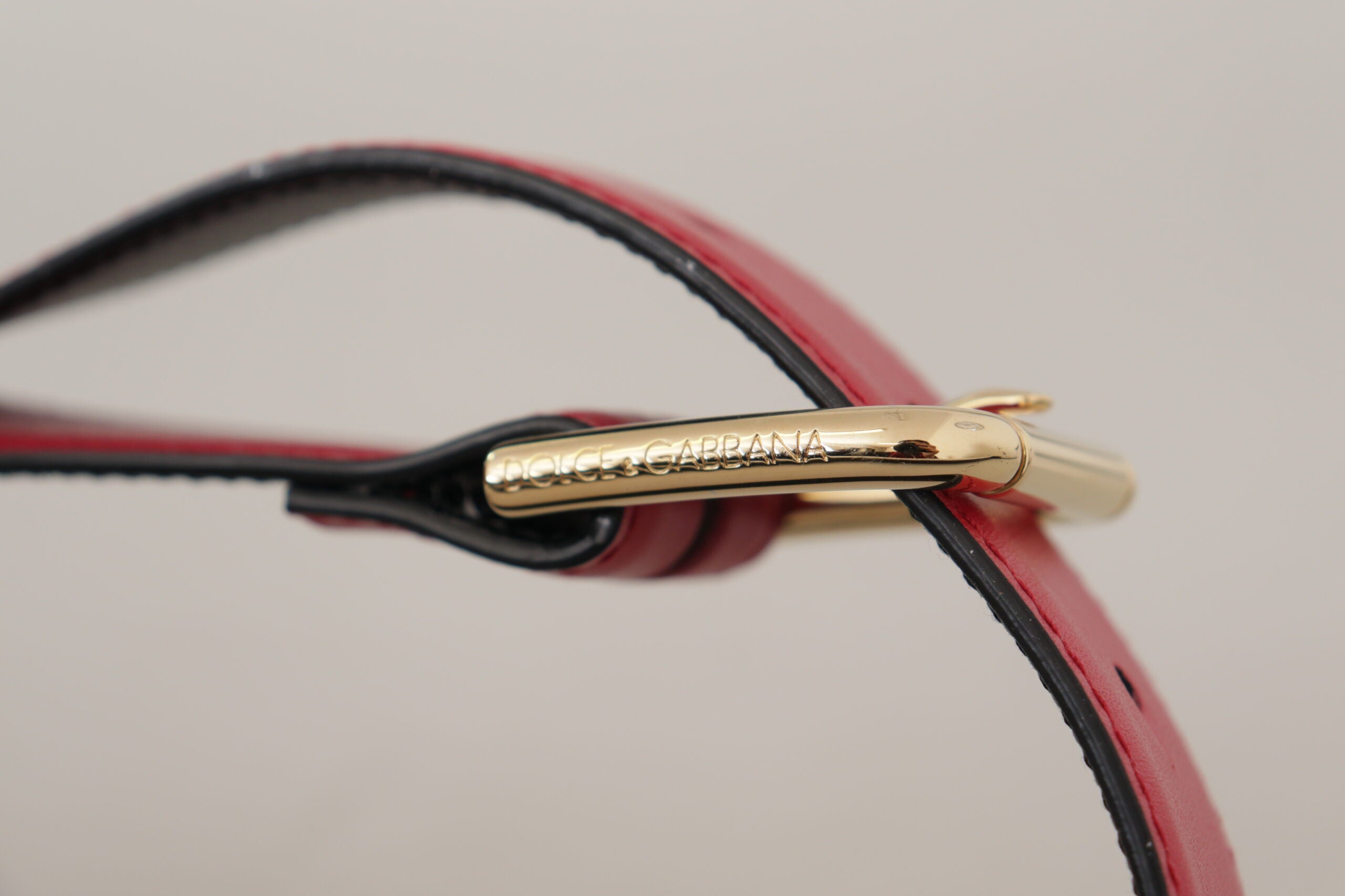 Red Calf Leather Gold Tone Logo Metal Buckle Belt - ventzia