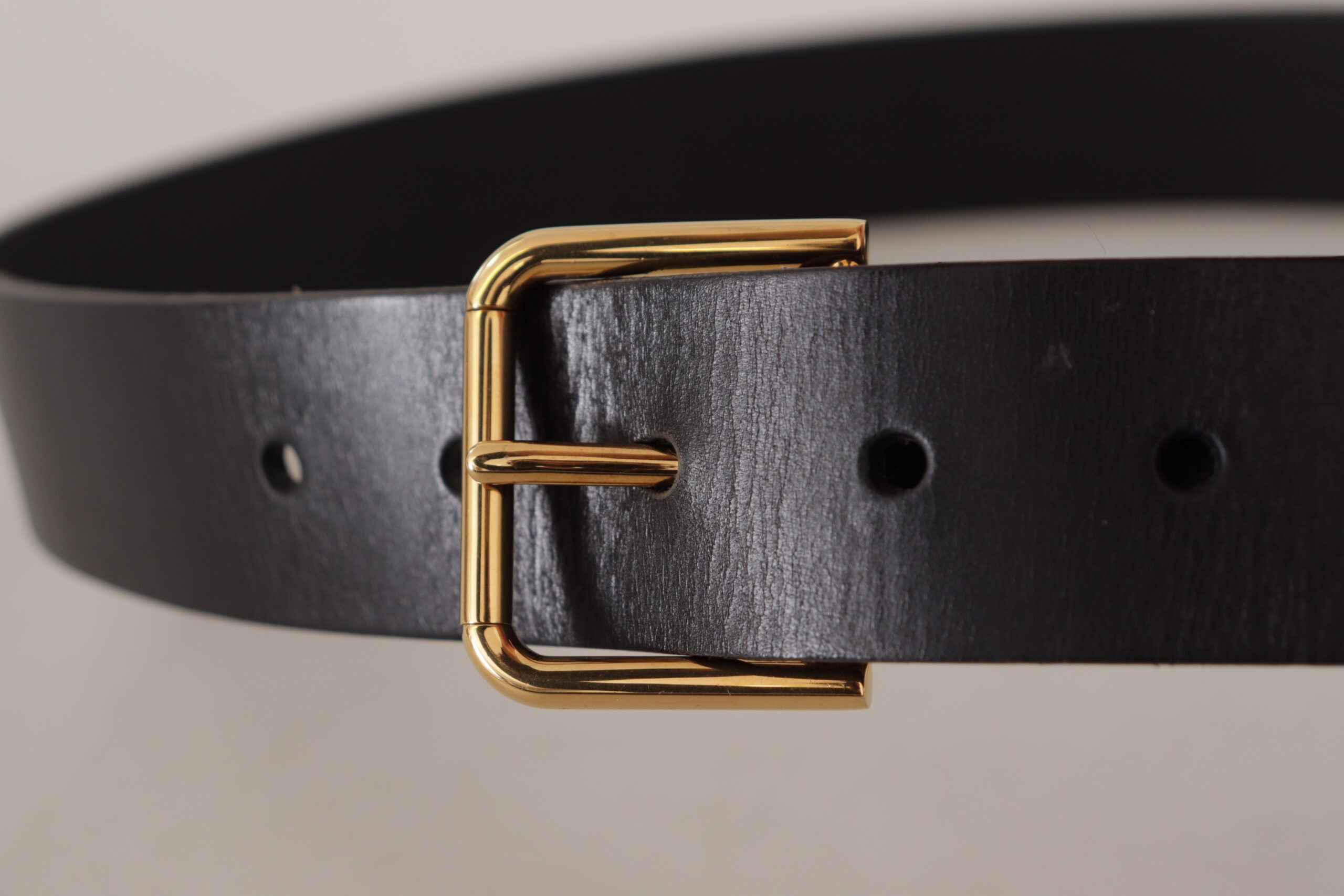 Black Calf Leather Gold Tone Logo Metal Buckle Belt - ventzia