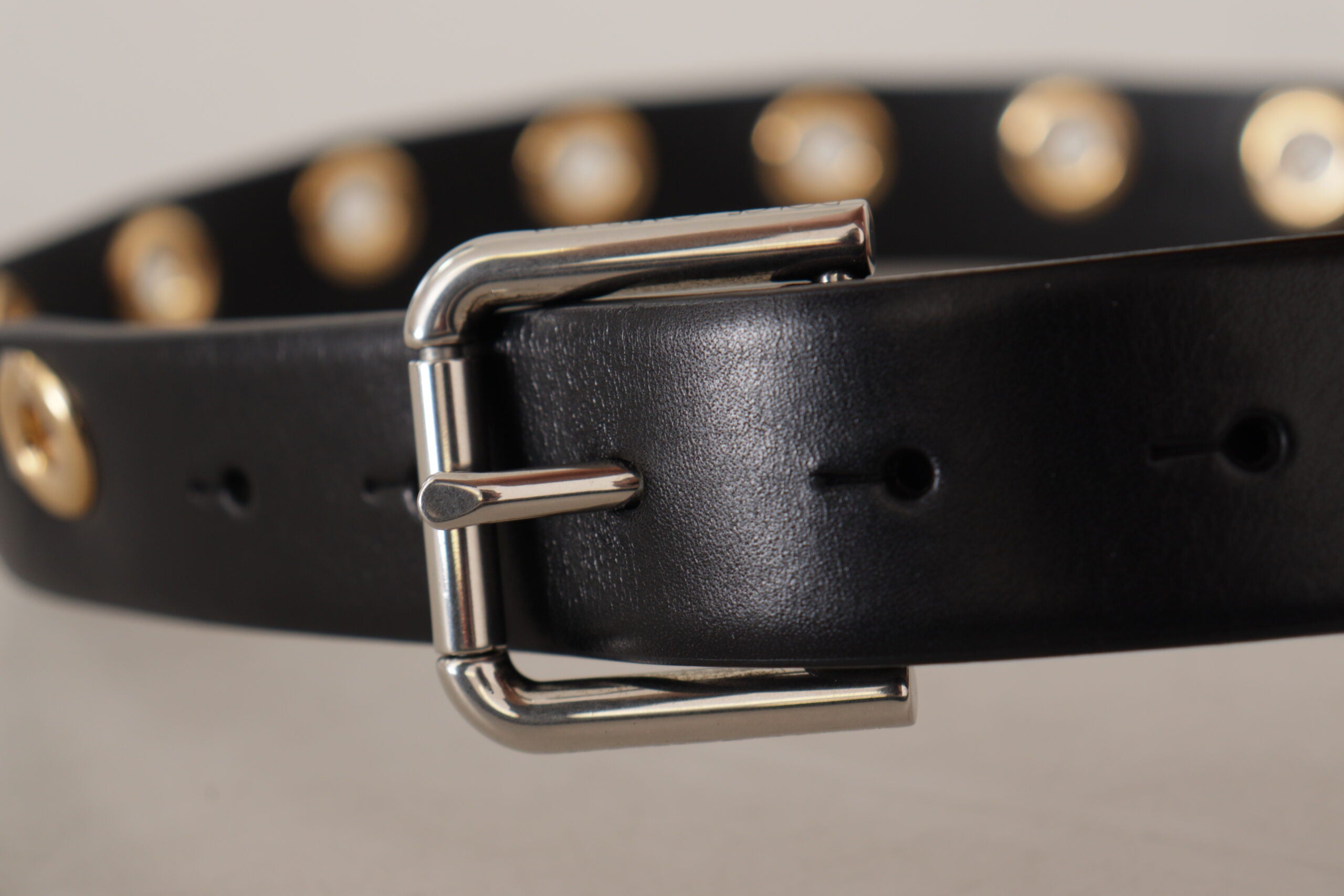 Black Leather Eyelet Silver Tone Metal Buckle Belt - ventzia