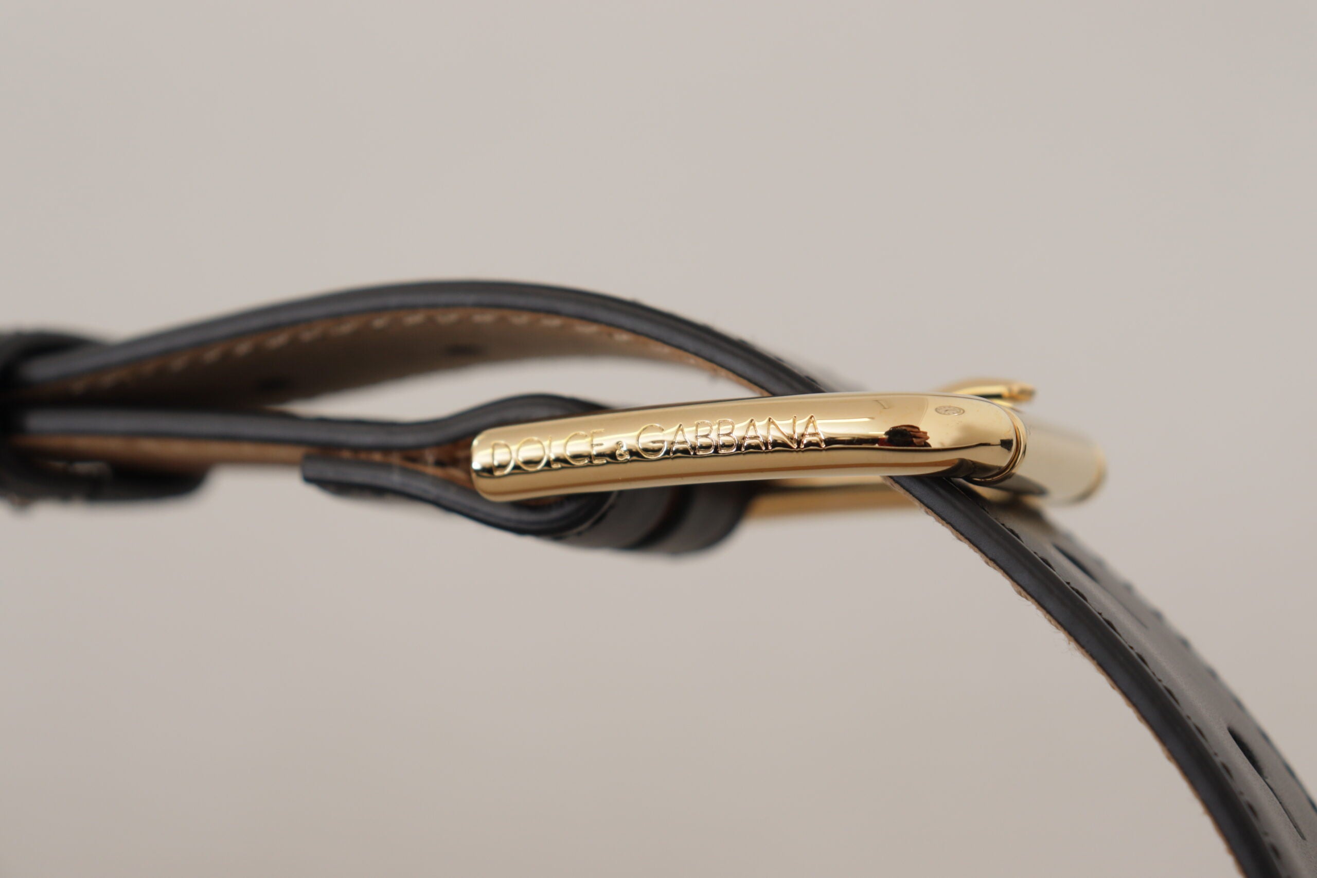 Black Solid Leather Classic Gold Waist Buckle Belt - ventzia