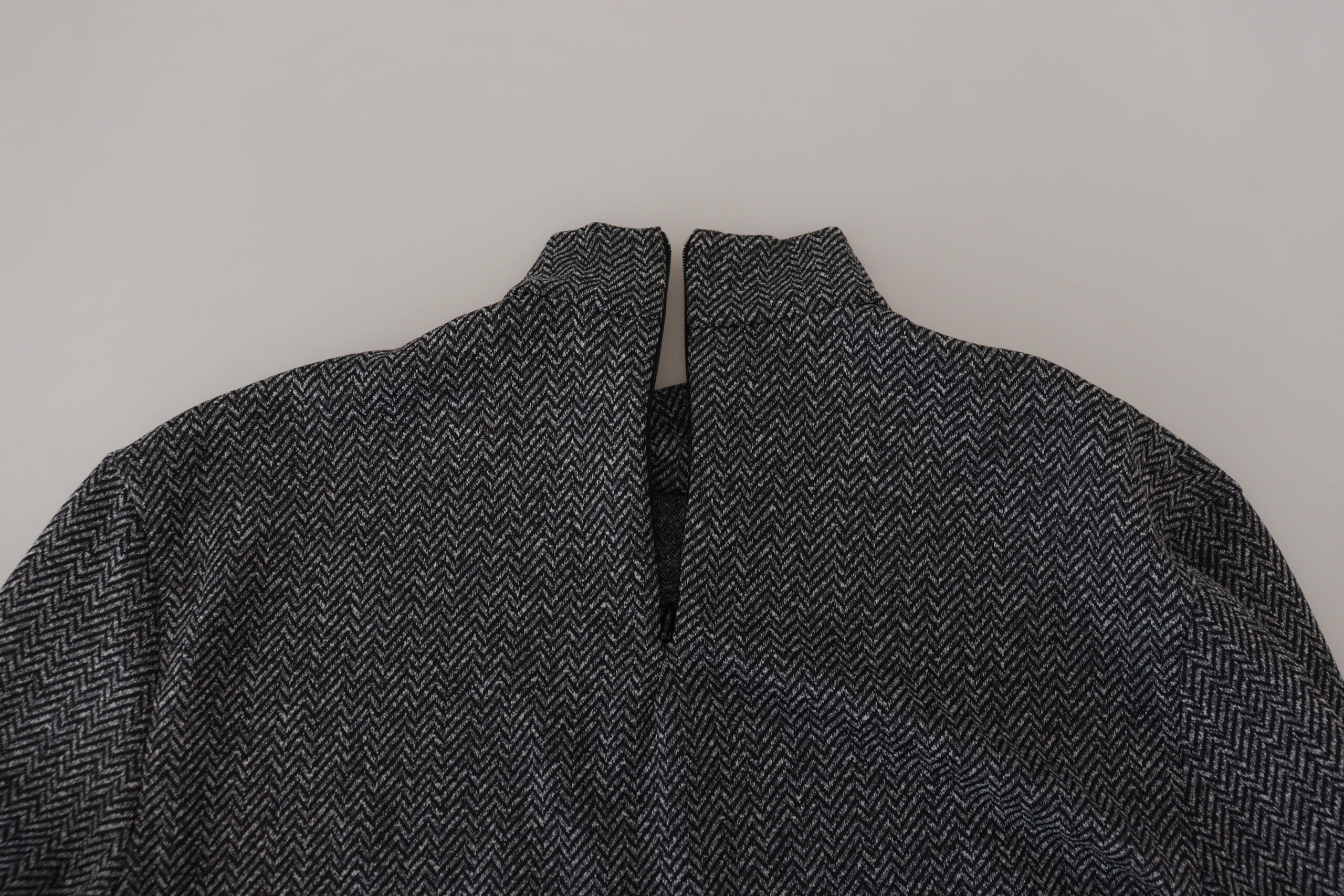 Dark Gray Nylon Turtleneck Pullover Sweater - ventzia