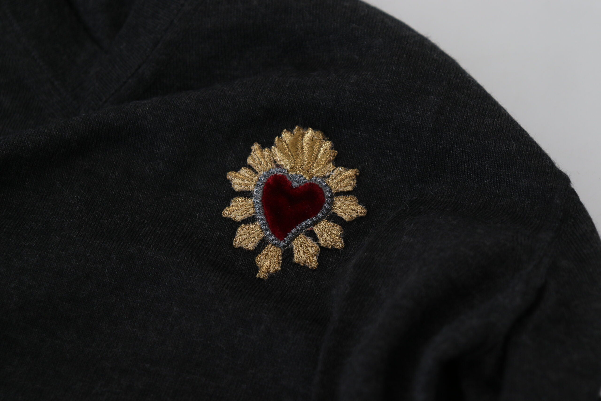 Gray Cashmere V-neck Gold Heart Sweater - ventzia