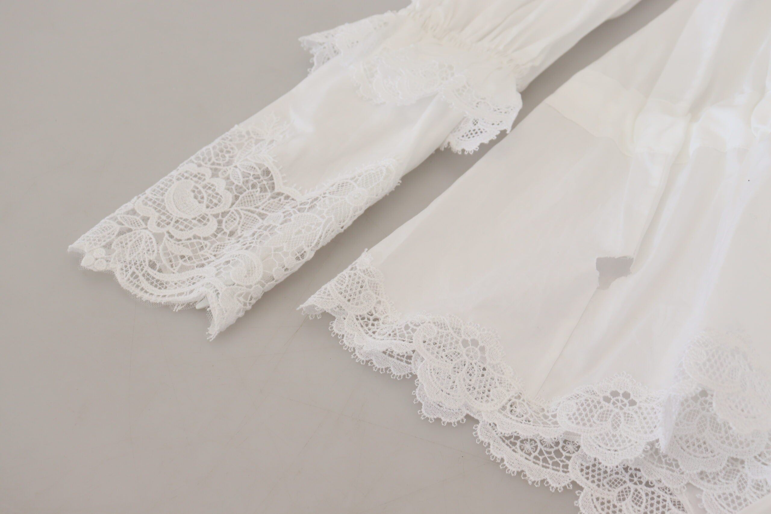 White Cotton Lace Trim Turtle Neck Blouse Top - ventzia