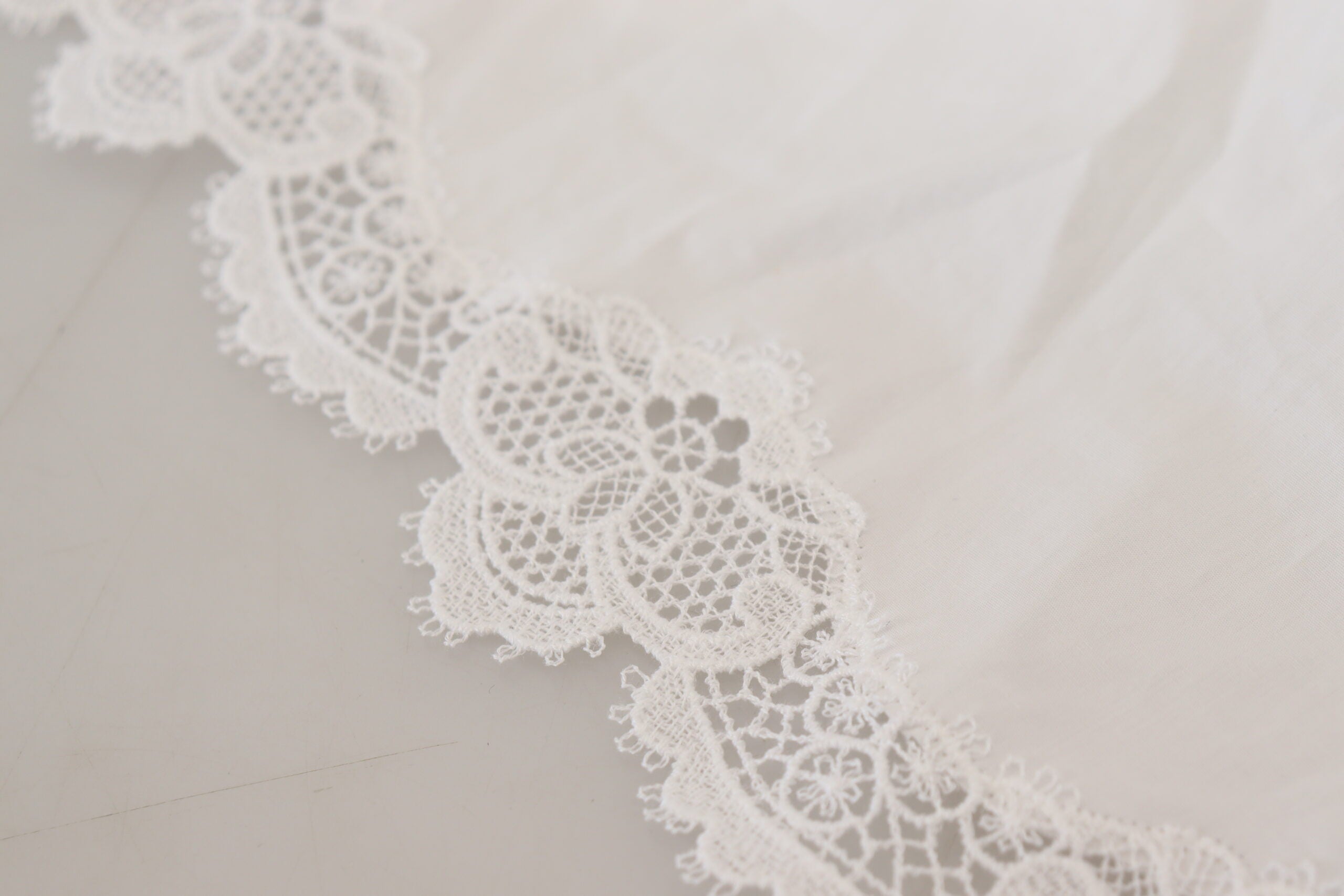 White Cotton Lace Trim Turtle Neck Blouse Top - ventzia