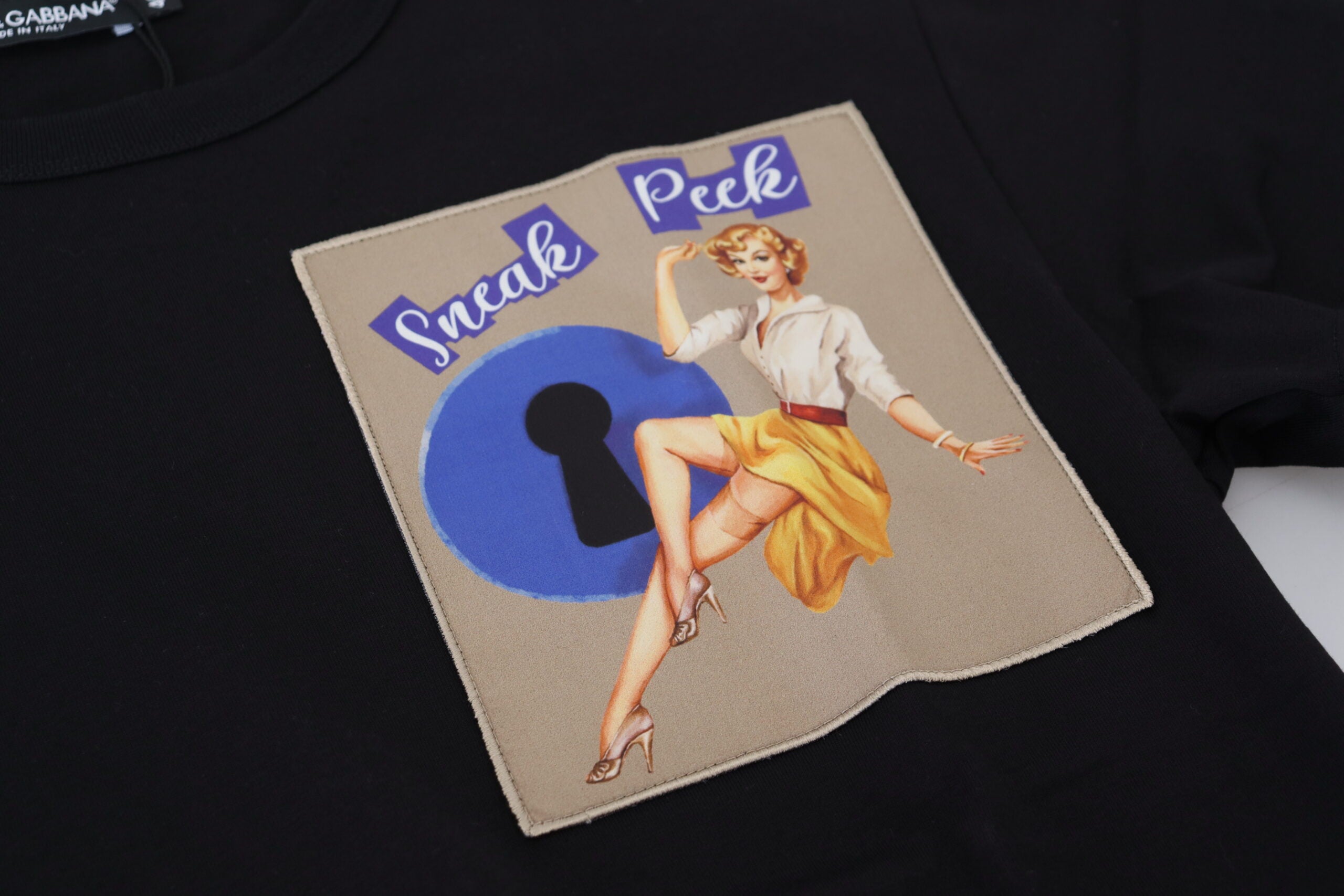 Black Sneak Peek Cotton Short Sleeve T-shirt - ventzia