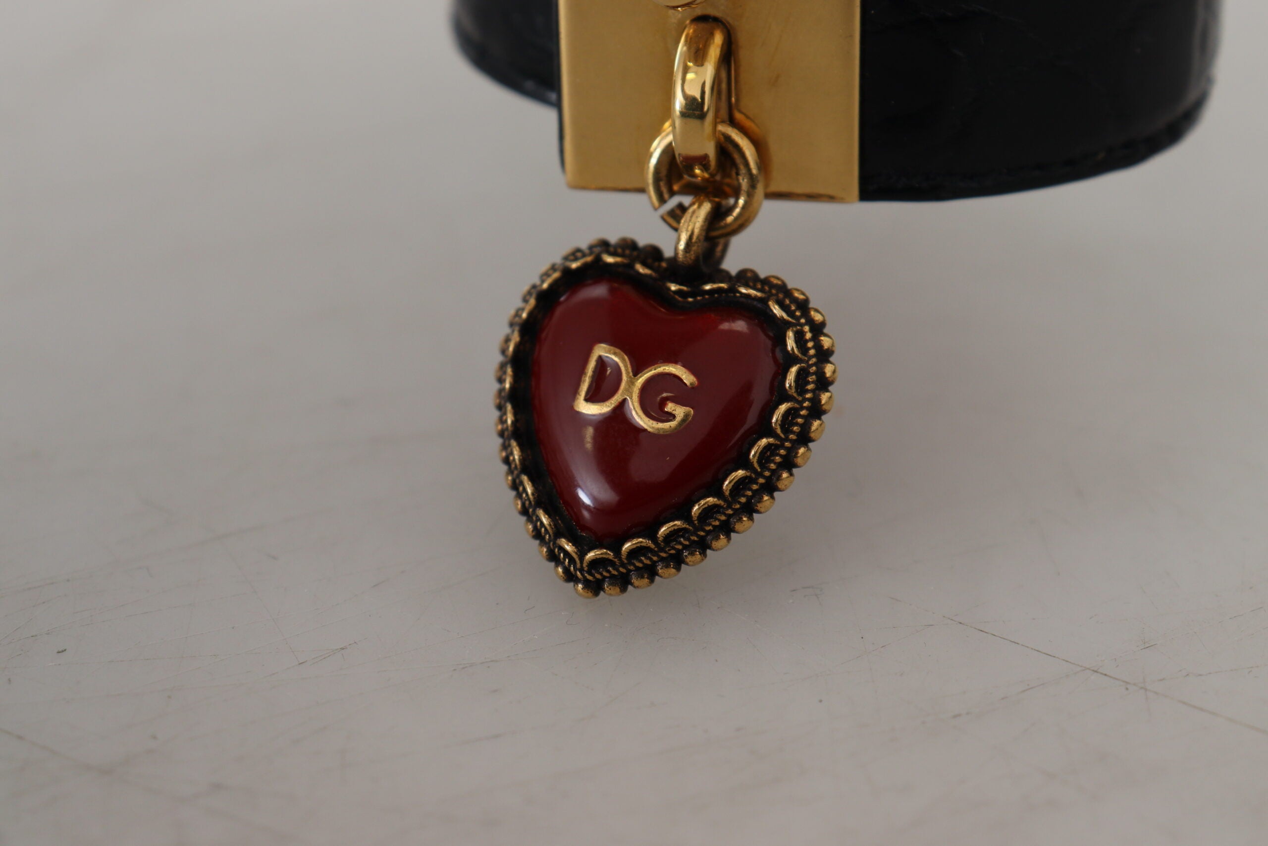 Black Dauphine Leather DG Heart Key Ring Bracelet - ventzia