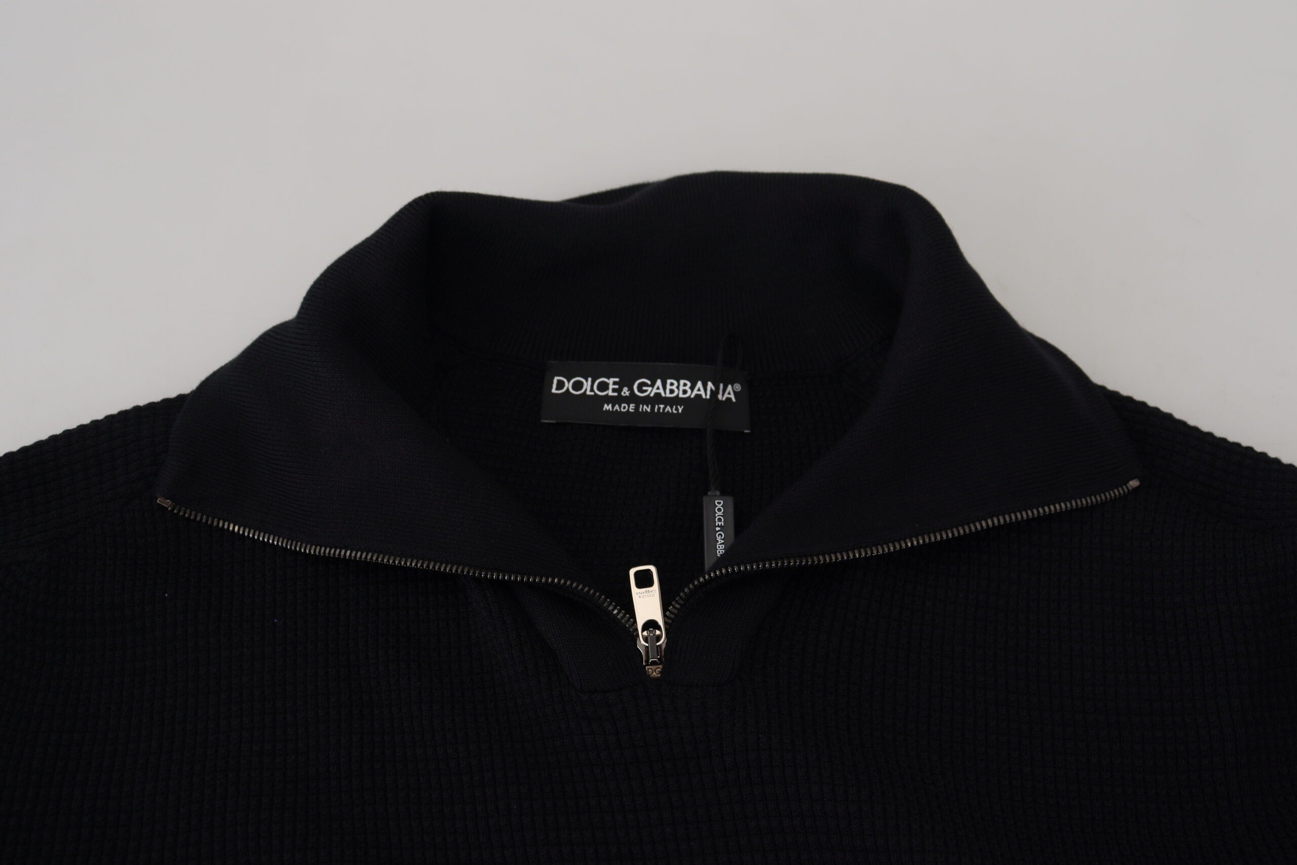 Black Silk Turtle Neck Pullover Sweater - ventzia