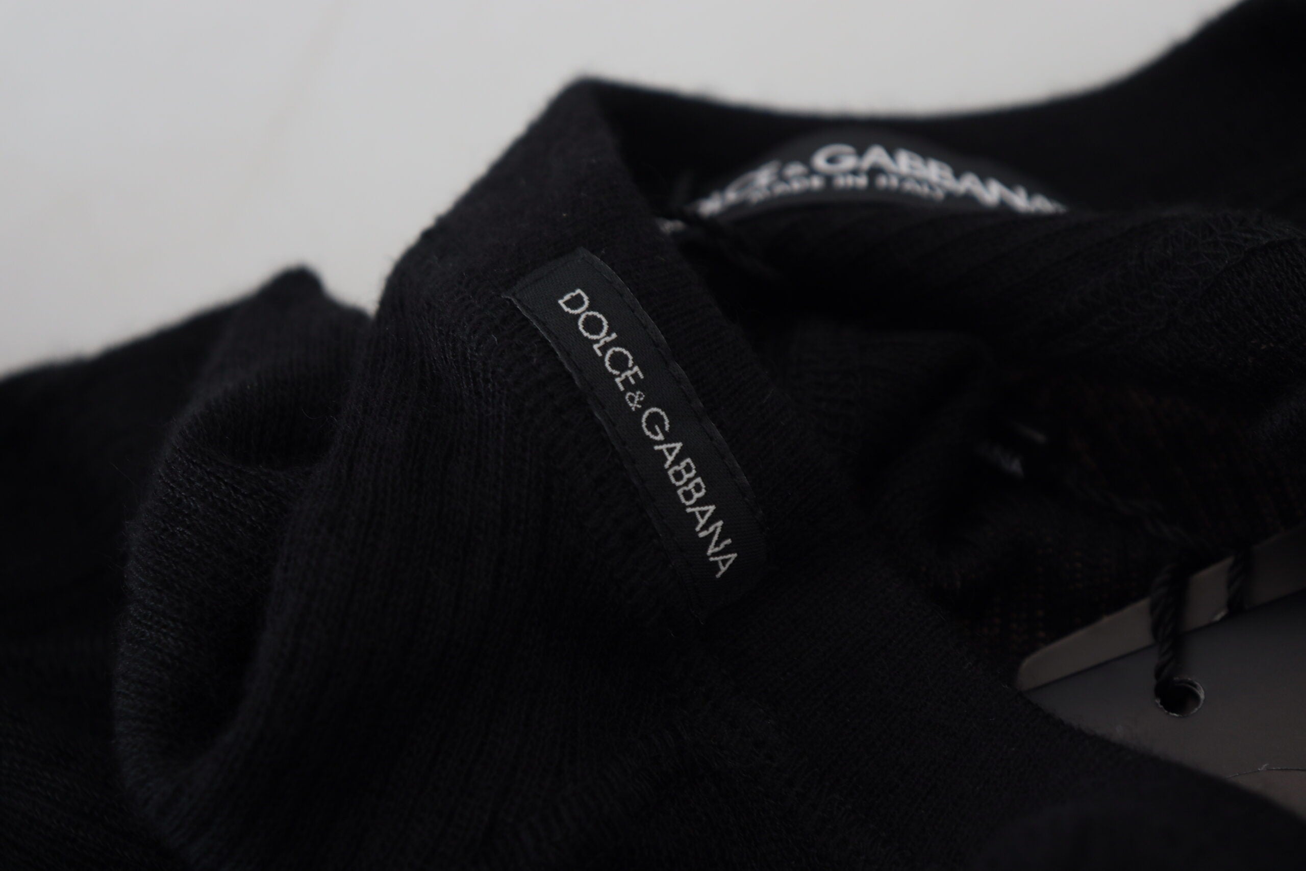 Black Cashmere Button Pullover Sweater - ventzia