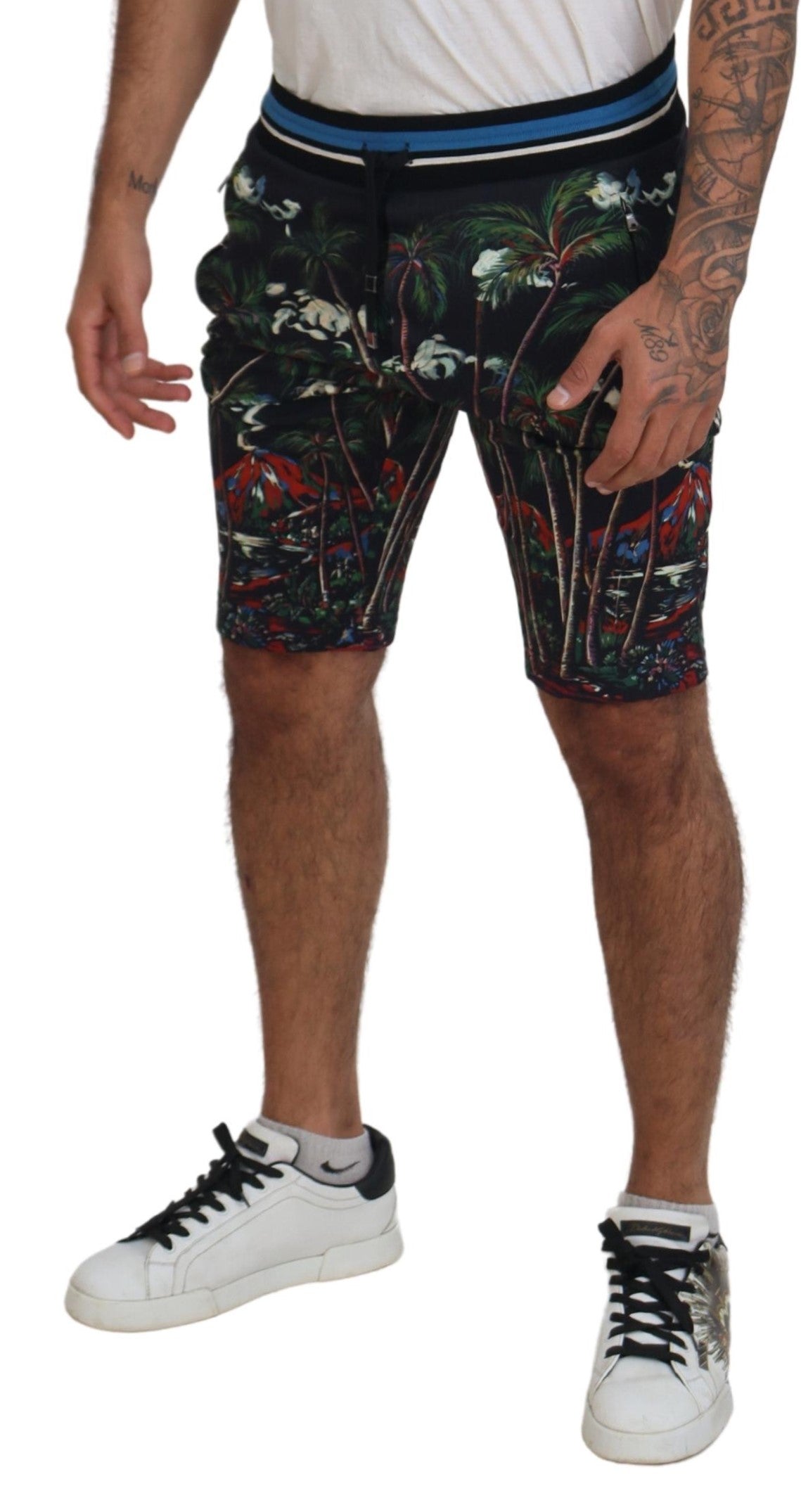 Black Cotton Volcano Print Casual Shorts - ventzia