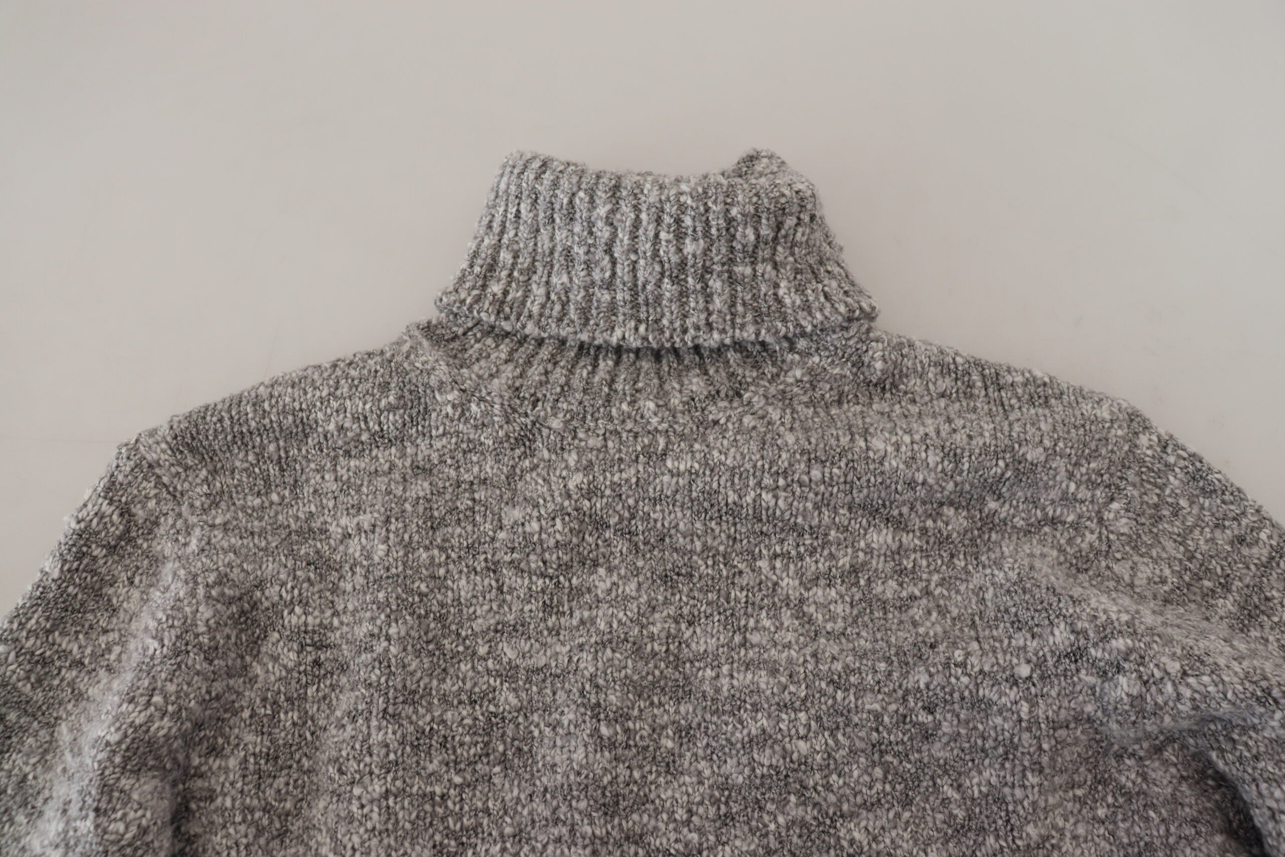 Gray Wool Knit Turtleneck Pullover Sweater - ventzia