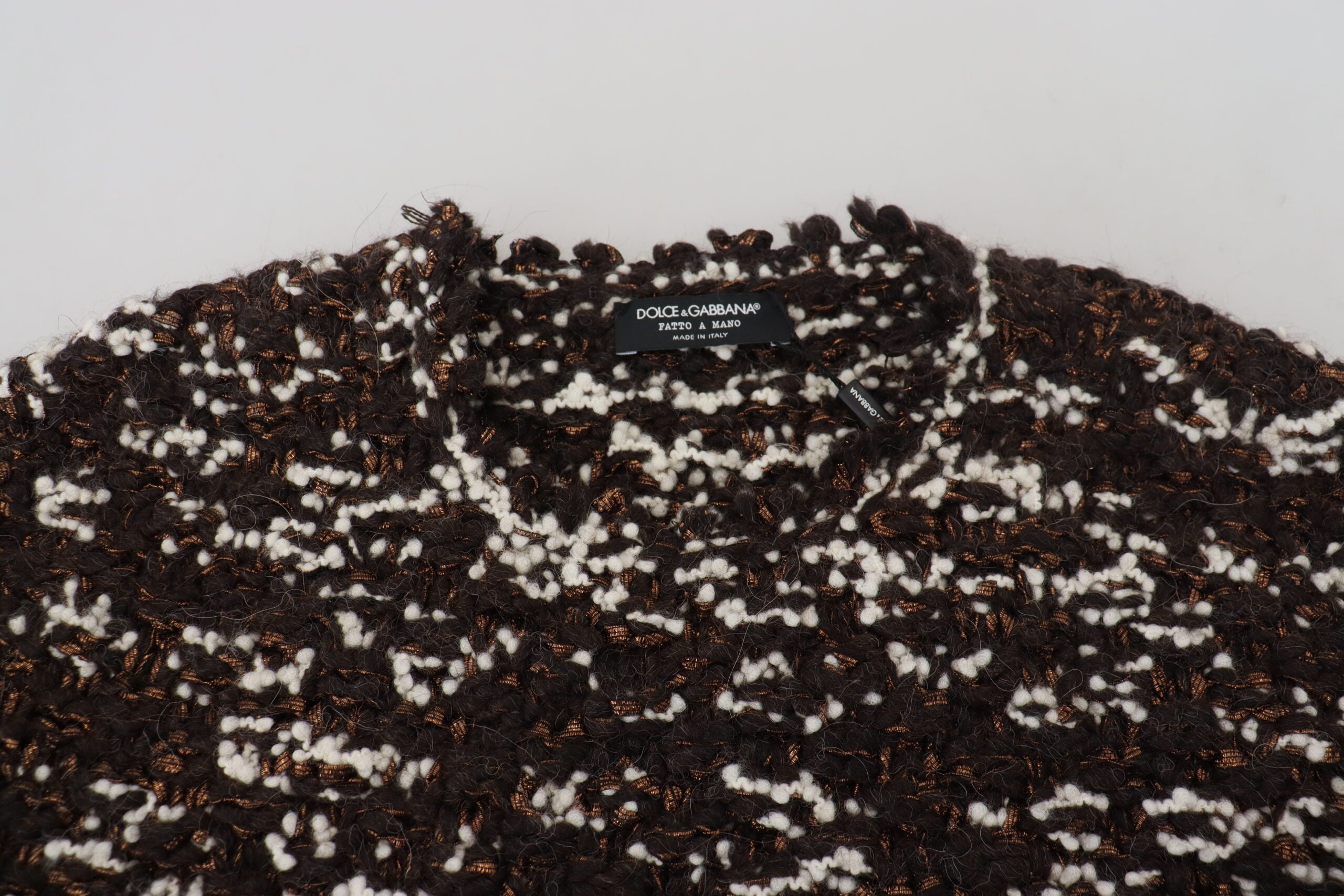 Brown Knitted Wool Fatto A Mano Sweater - ventzia