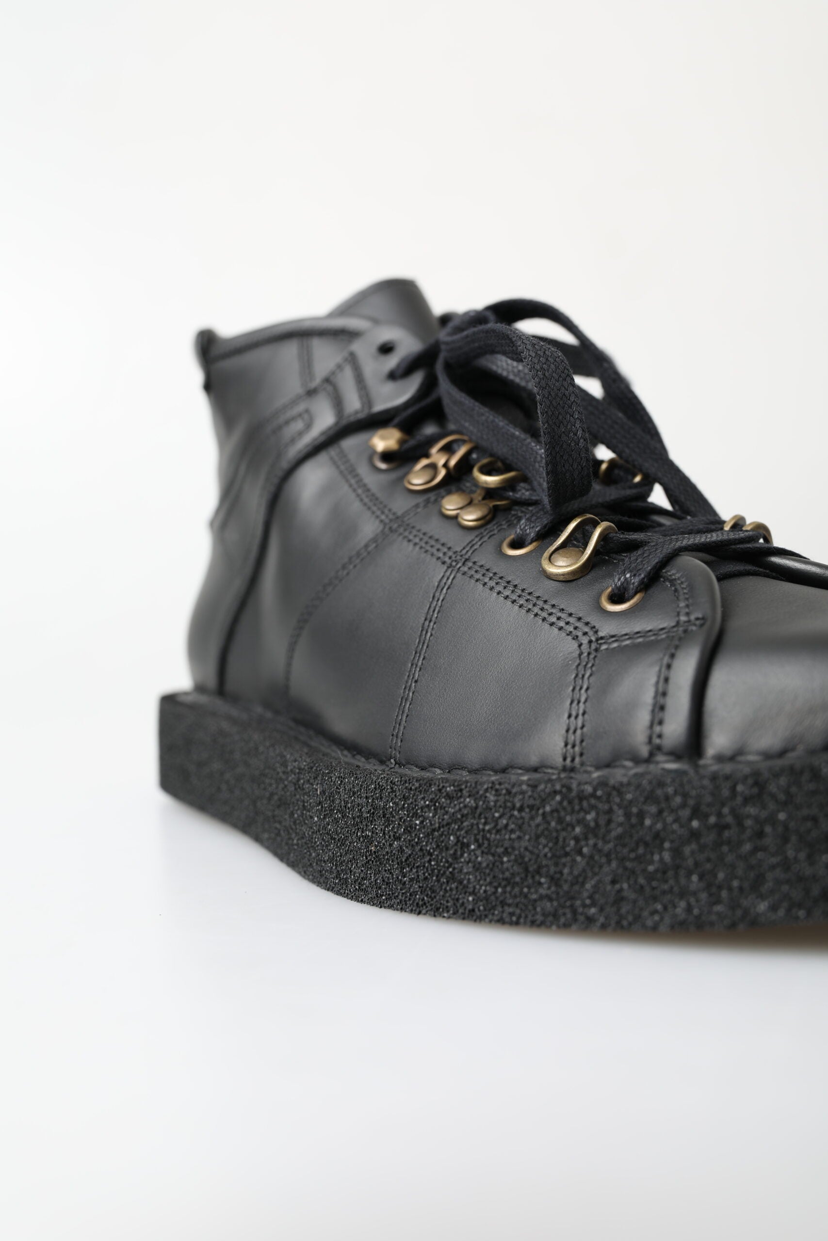 Black Leather Slip on Stretch Boots - ventzia