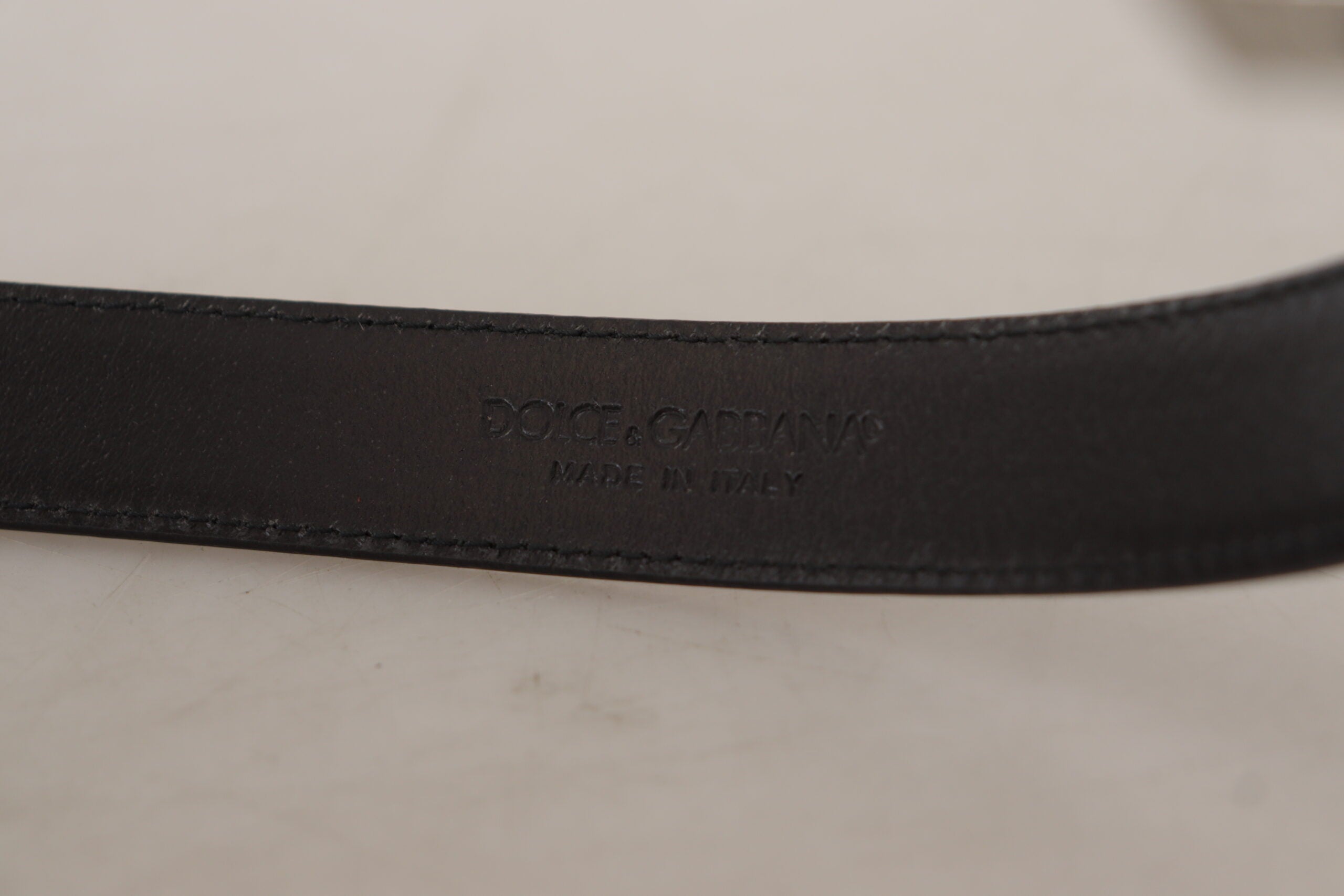 Black Calf Leather Logo Engraved Metal Buckle Belt - ventzia
