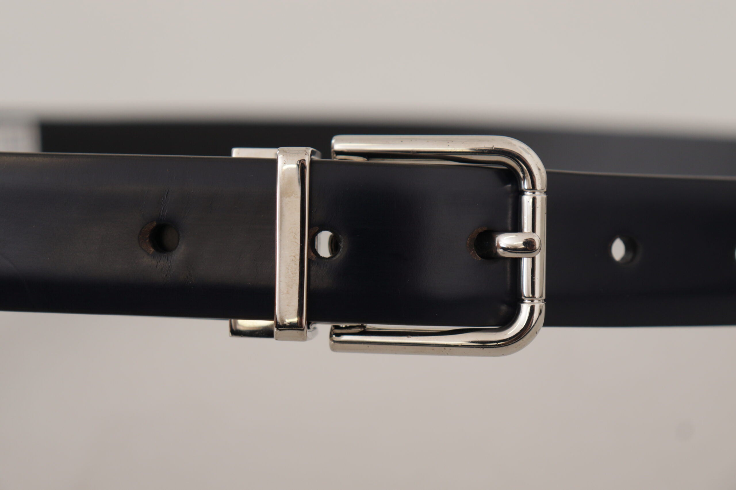 Black Calf Leather Classic Logo Metal Buckle Belt - ventzia